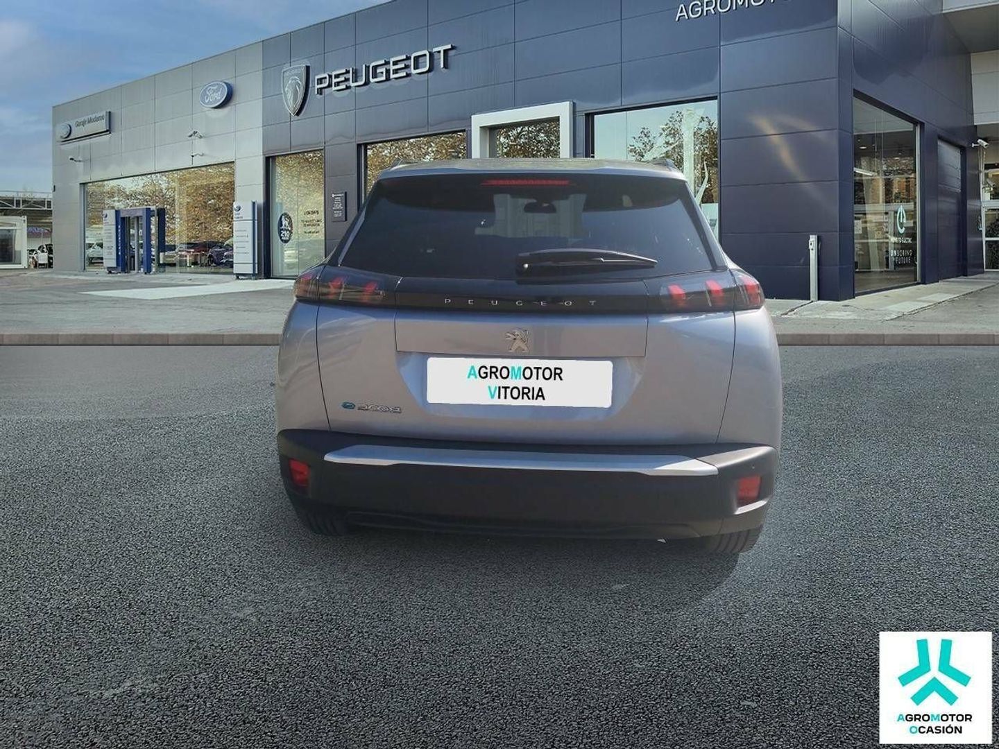 Peugeot e-2008 Eléctrico Allure 100 kW (136 CV)