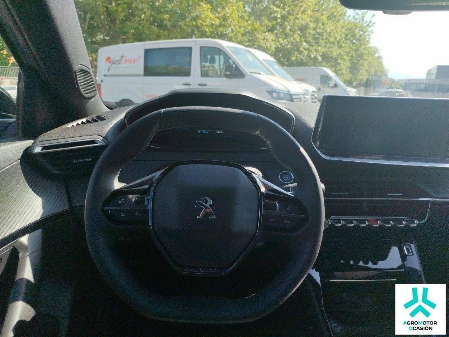 Peugeot e-2008 Eléctrico Allure 100 kW (136 CV)