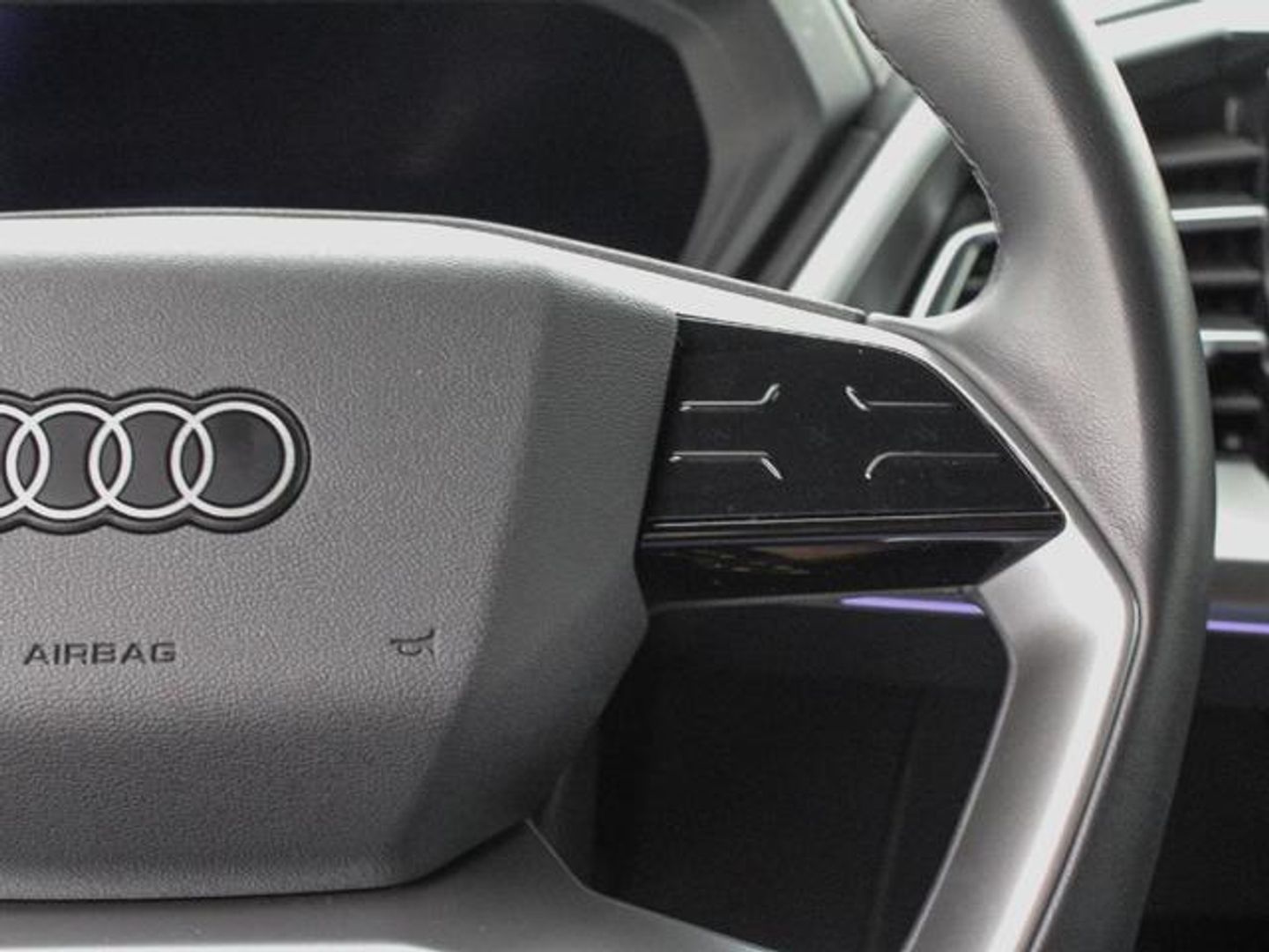 Audi Q4 e-tron Advanced 40 e-tron 150 kW (204 CV)