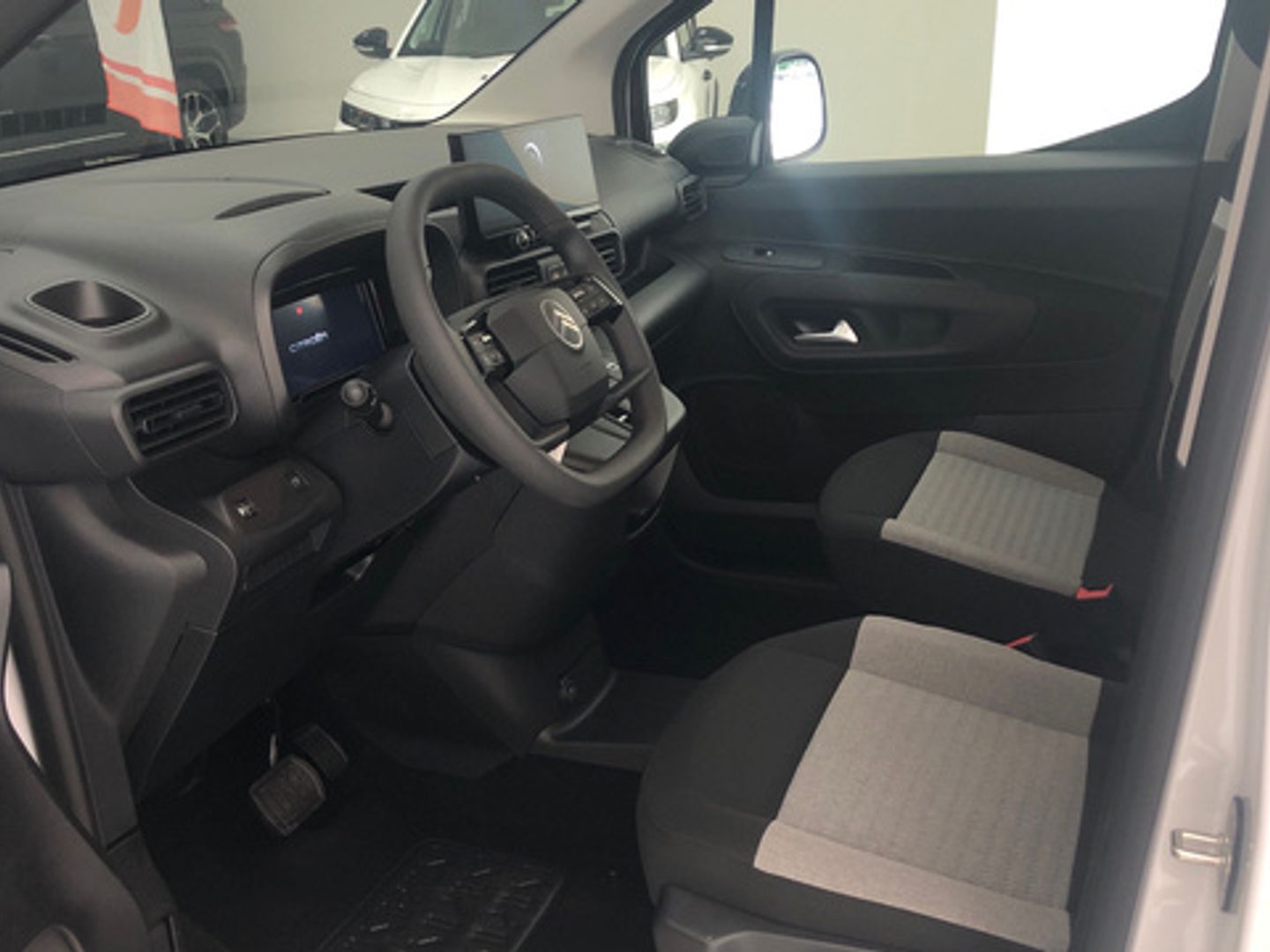 Citroen ë-Berlingo Talla M Plus 50 kWh 100 kW (136 CV)