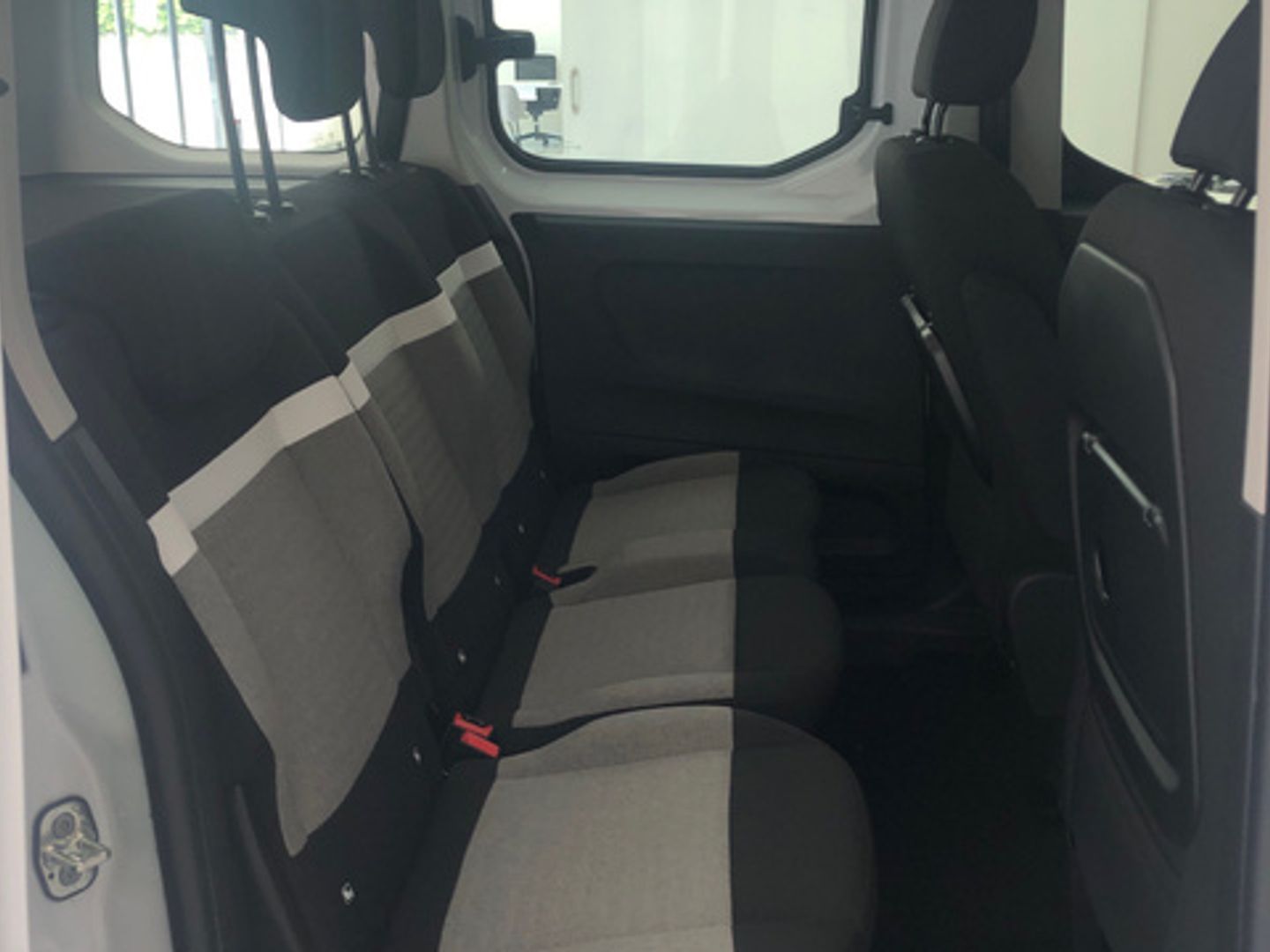 Citroen ë-Berlingo Talla M Plus 50 kWh 100 kW (136 CV)