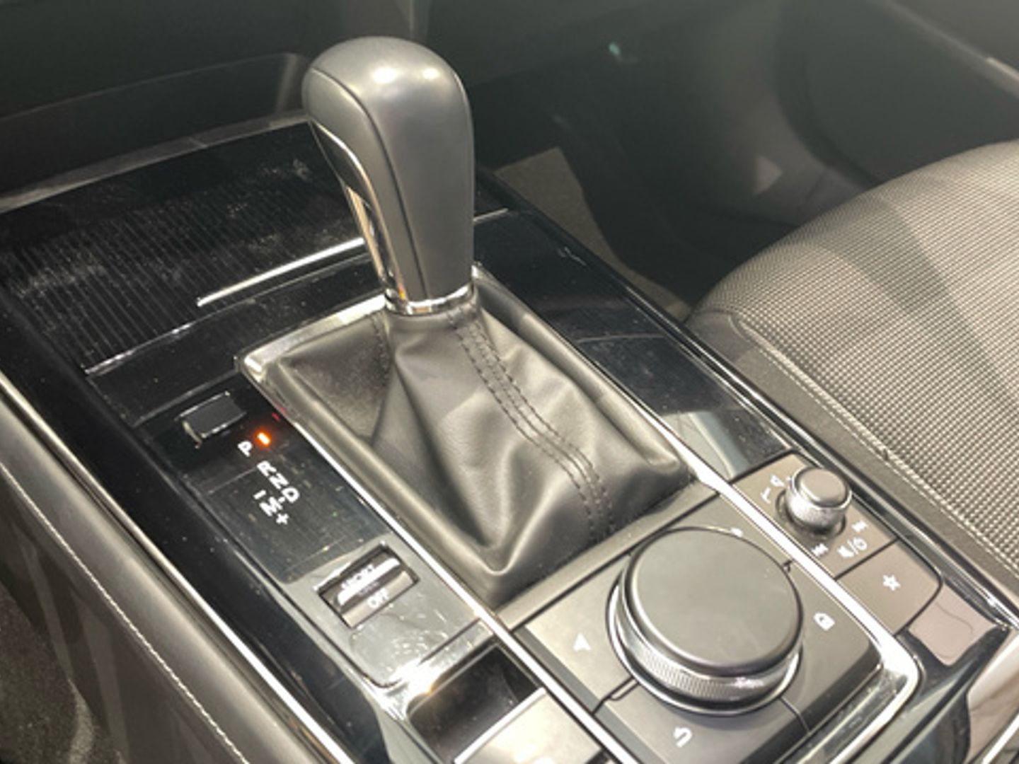 Mazda CX-30 2.0 Skyactiv-X Zenith AWD AT 137 kW (186 CV)