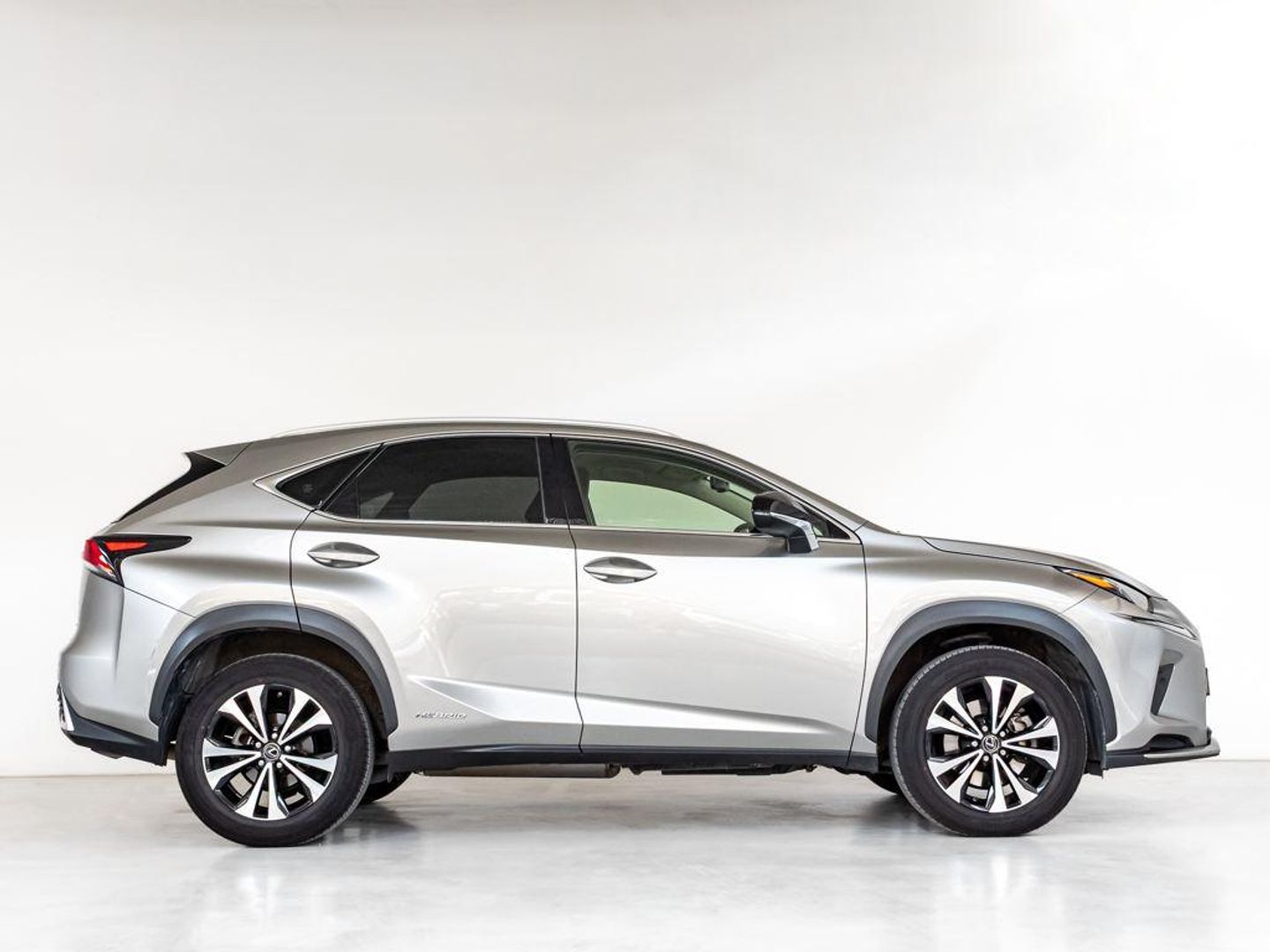Lexus NX NX 300h Premium 2WD 145 kW (197 CV)