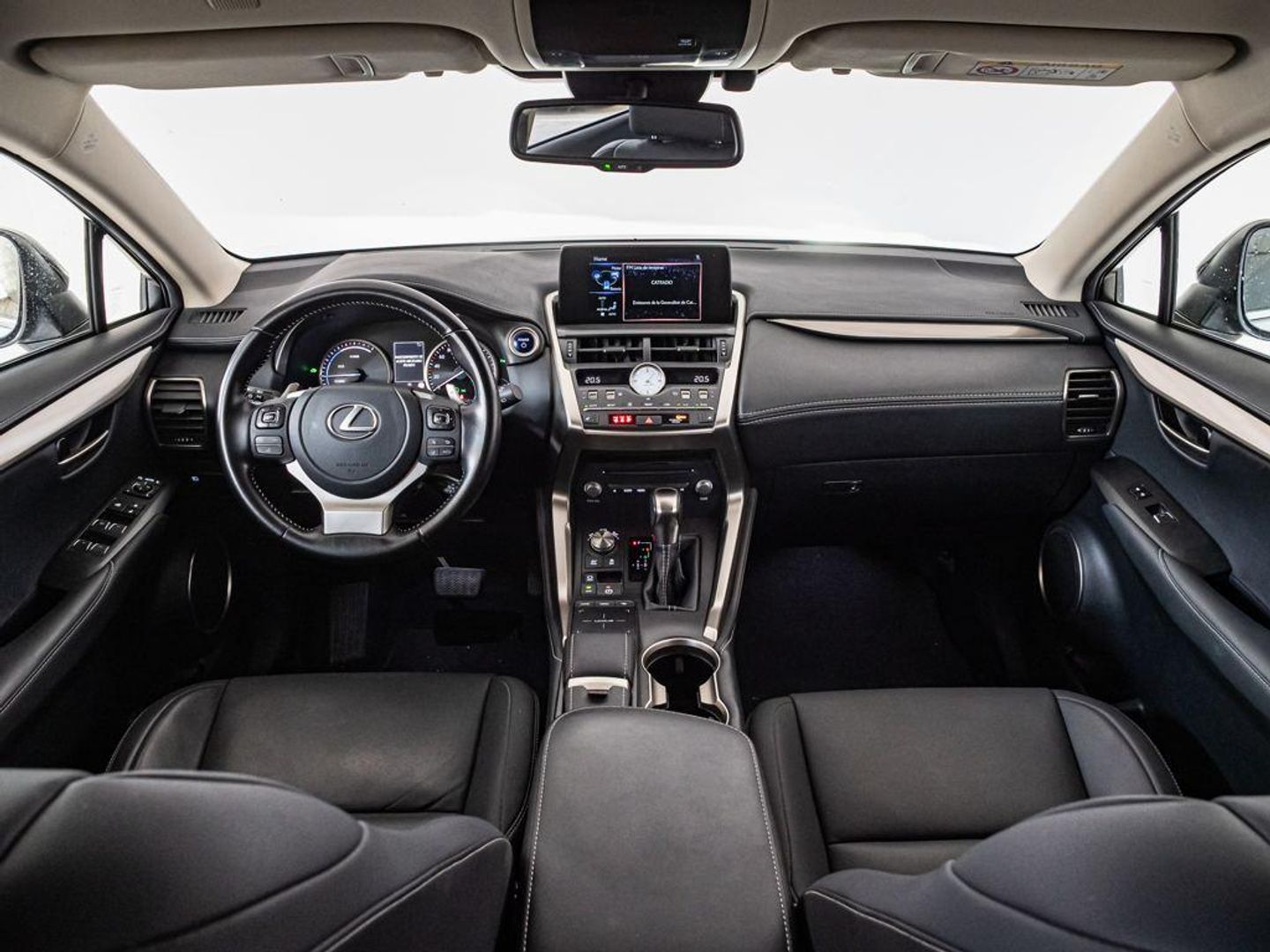 Lexus NX NX 300h Premium 2WD 145 kW (197 CV)