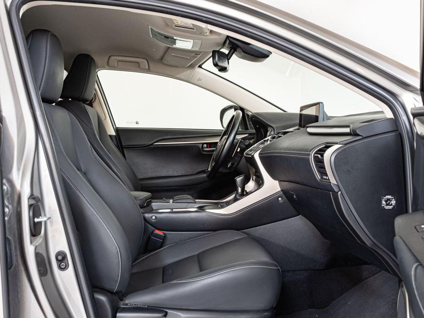 Lexus NX NX 300h Premium 2WD 145 kW (197 CV)