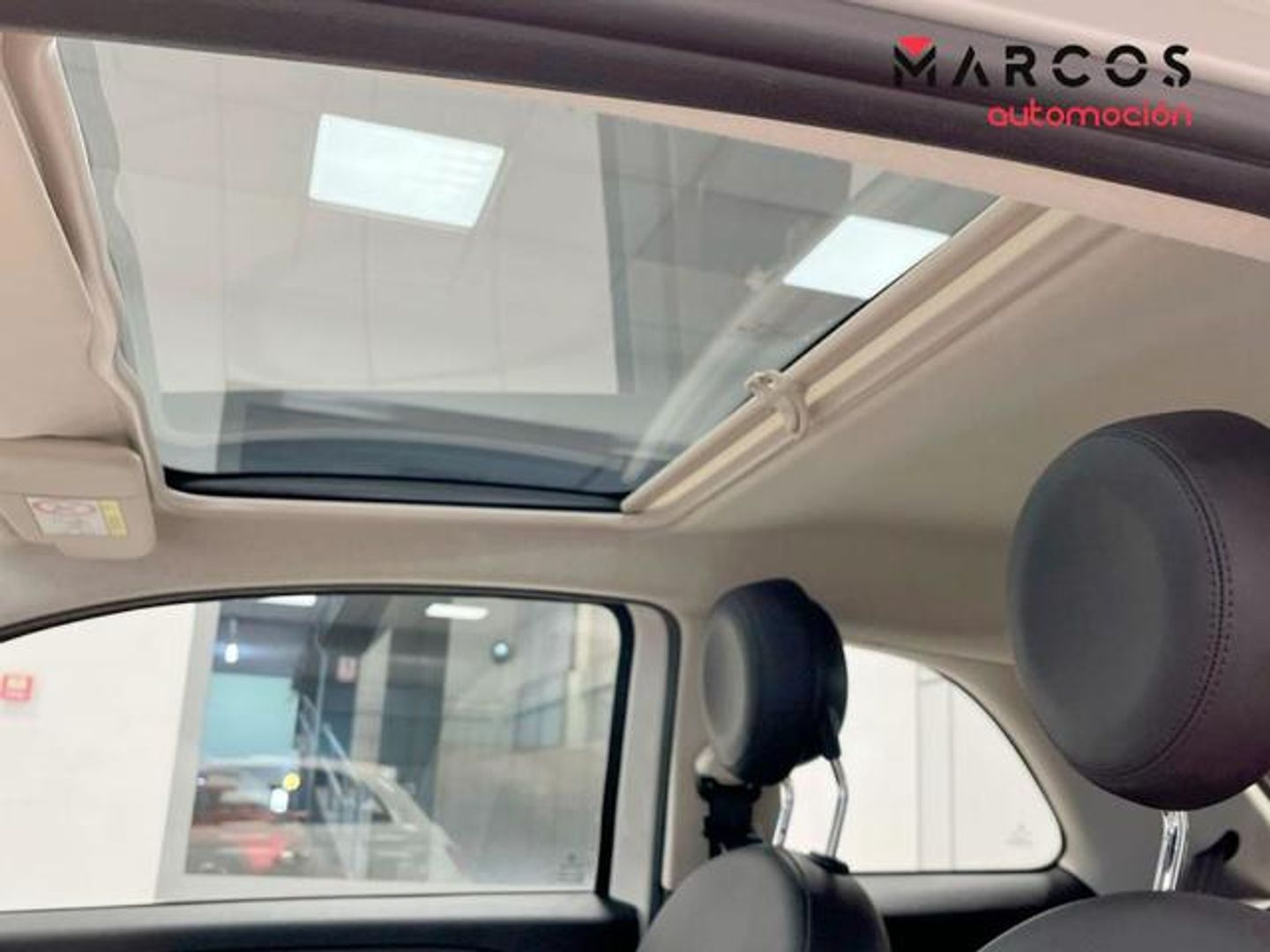 Fiat 500 1.0 Hybrid Dolcevita 51 kW (70 CV)
