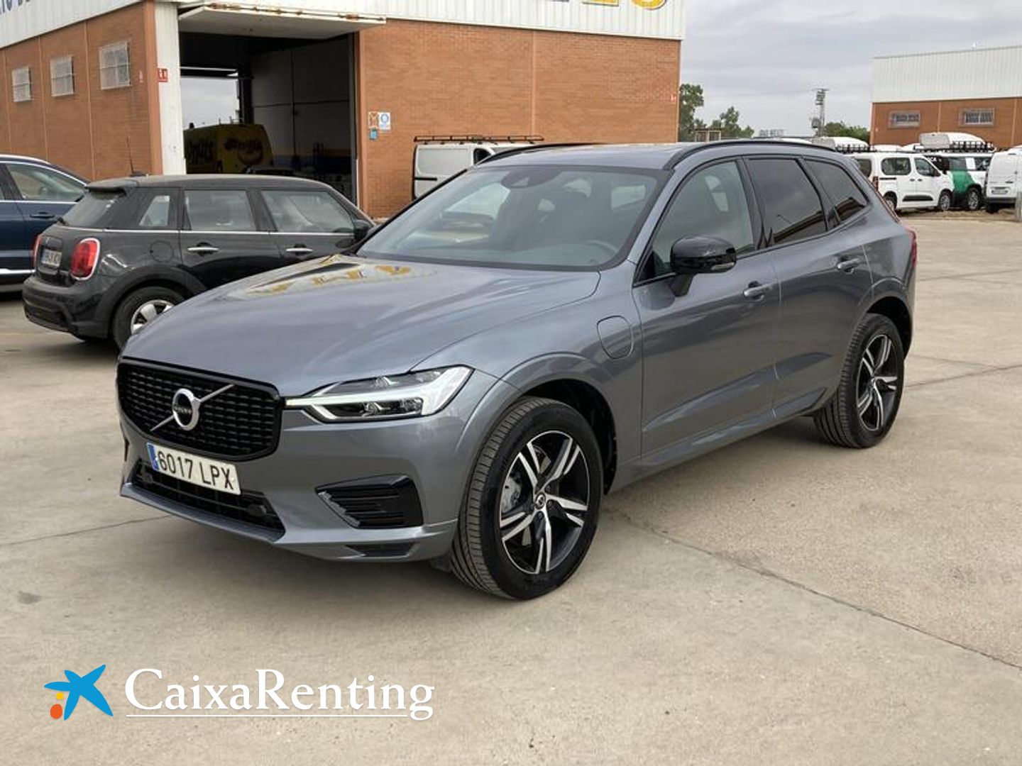 Volvo XC60 T6 Recharge R-Design AWD Auto 250 kW (340 CV) Gris All Terrain / Pick-up