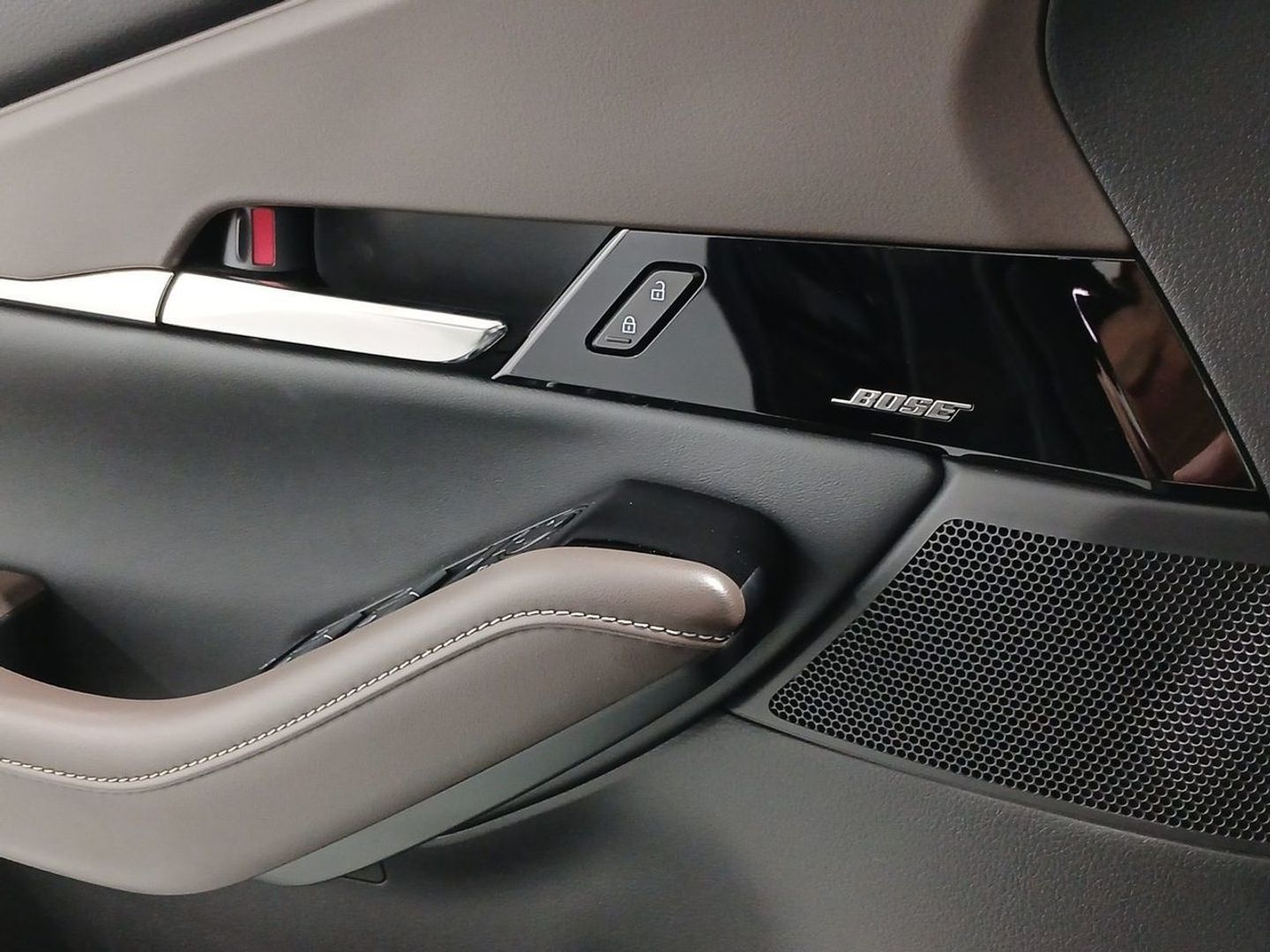 Mazda CX-30 2.0 Skyactiv-X Zenith AT 137 kW (186 CV)