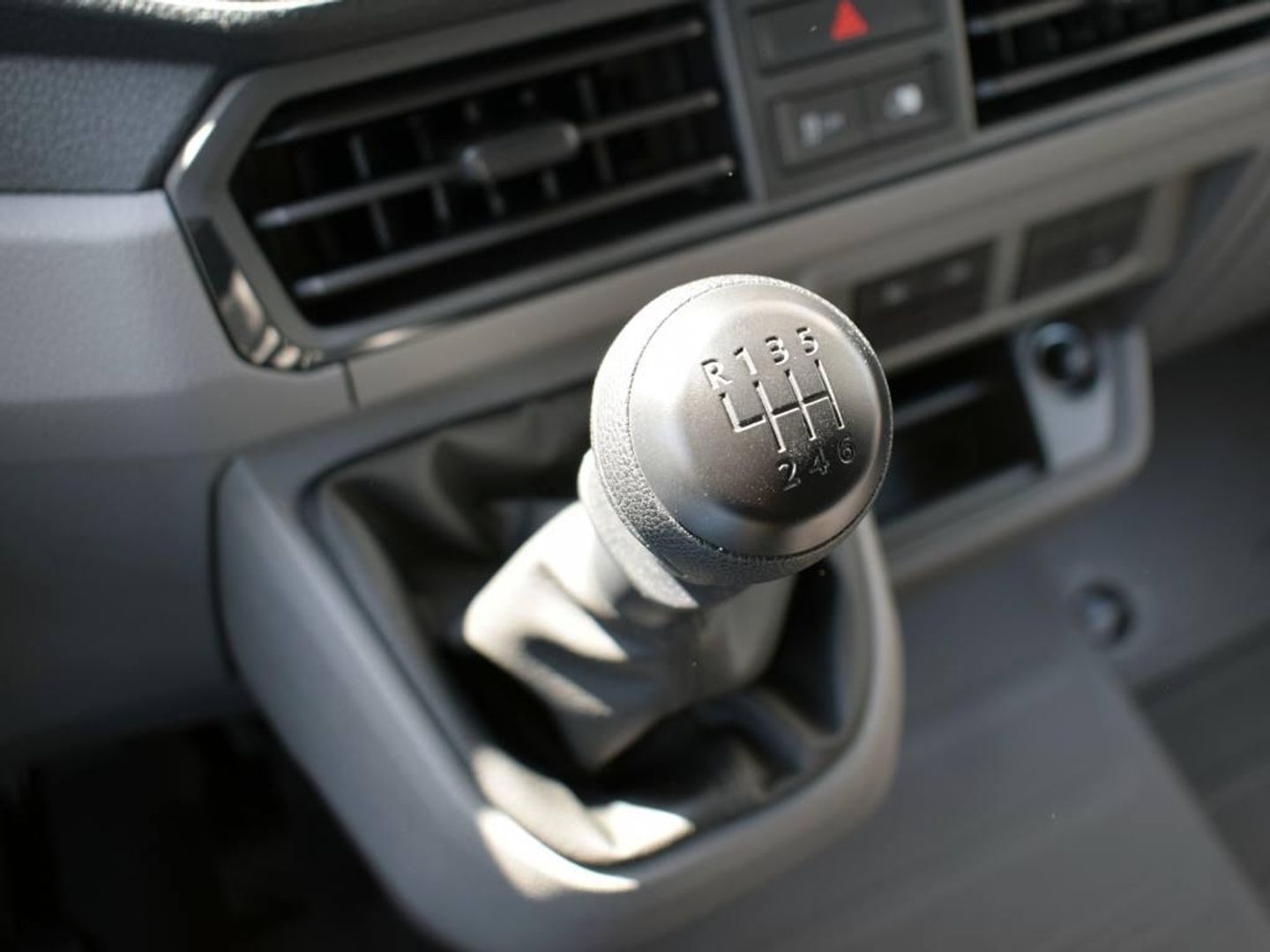 Volkswagen Crafter Furgon Batalla Media TN 2.0 TDI 103 kW (140 CV) 3.500