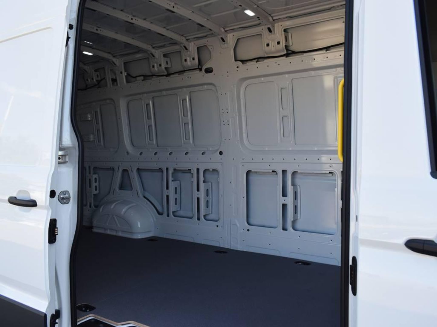 Volkswagen Crafter Furgon Batalla Larga TA 2.0 TDI 103 kW (140 CV) 3.500