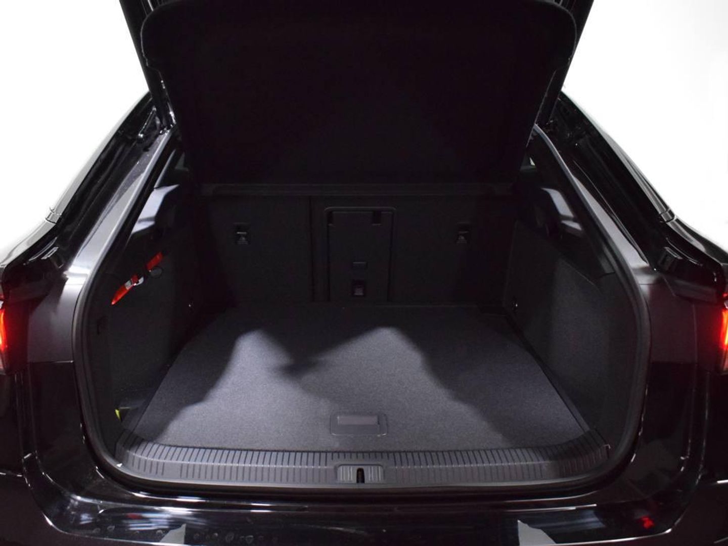 Volkswagen ID.7 Pro 77kWh Auto 210 kW (286 CV)