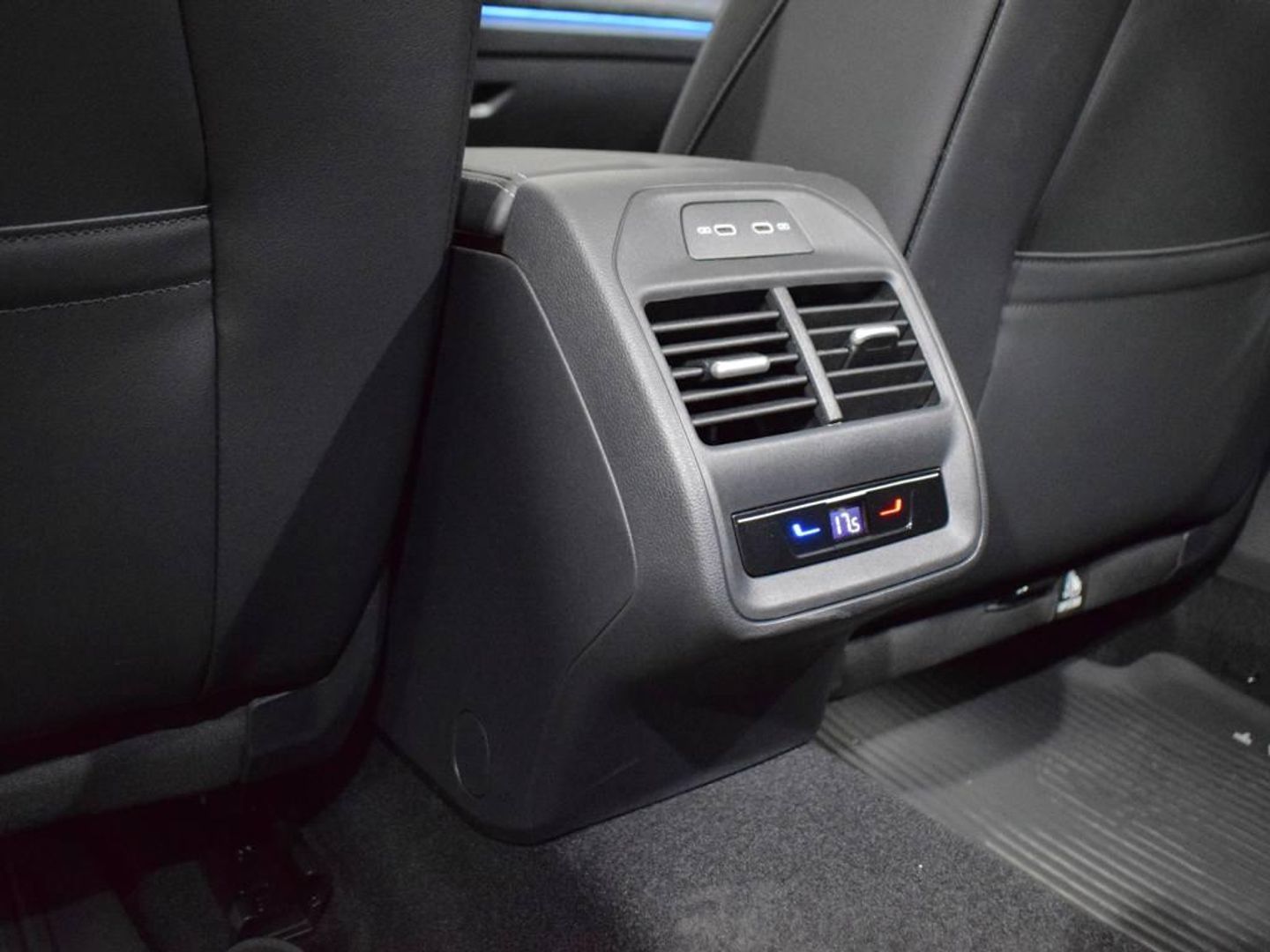 Volkswagen Passat Variant R-Line 1.5 eTSI 110 kW (150 CV) DSG