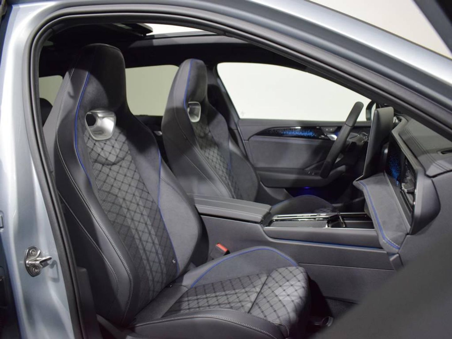Volkswagen Passat Variant R-Line 1.5 eTSI 110 kW (150 CV) DSG