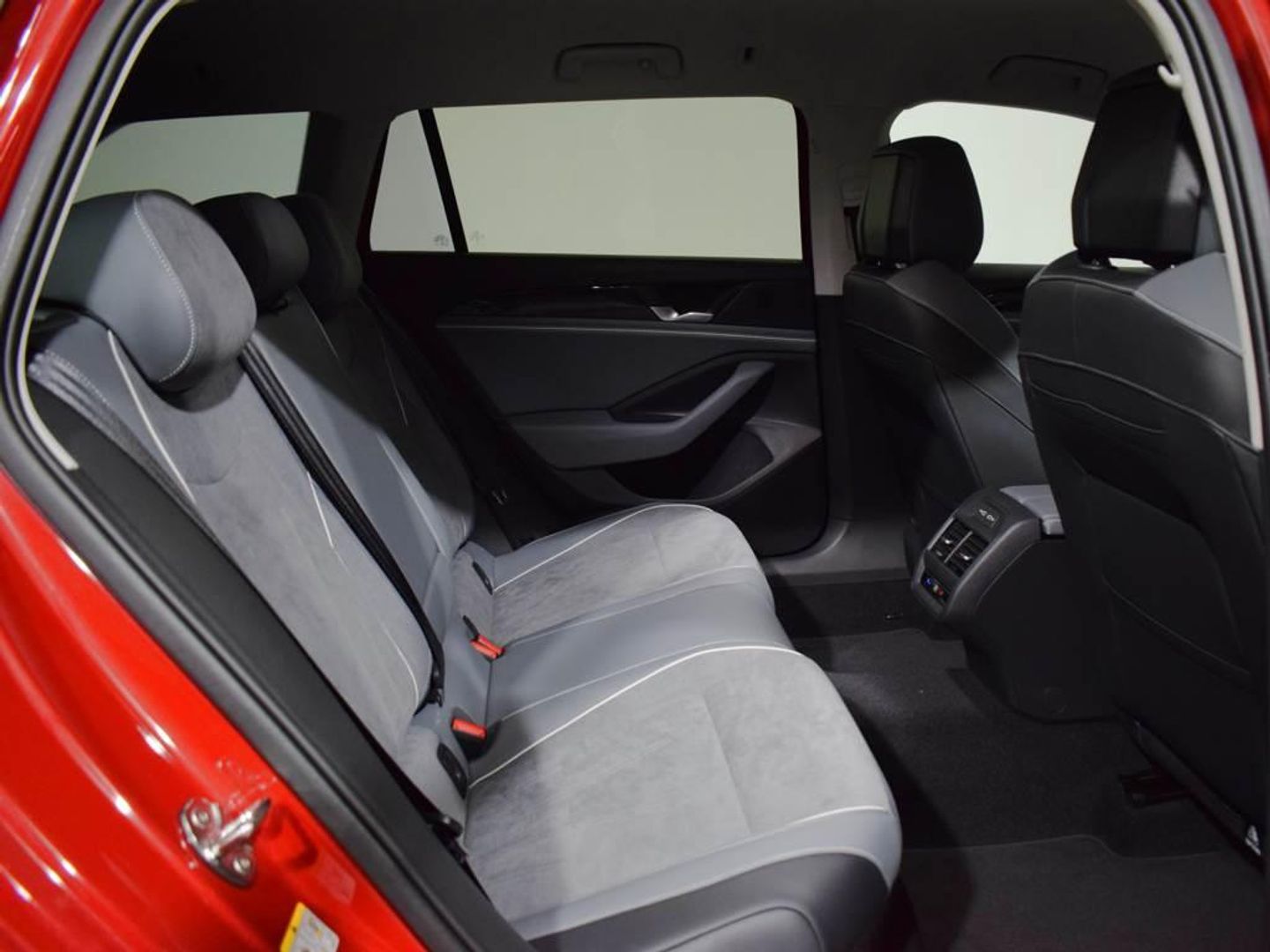 Volkswagen Passat Variant Business eHybrid PHEV 200 kW (272 CV) DSG