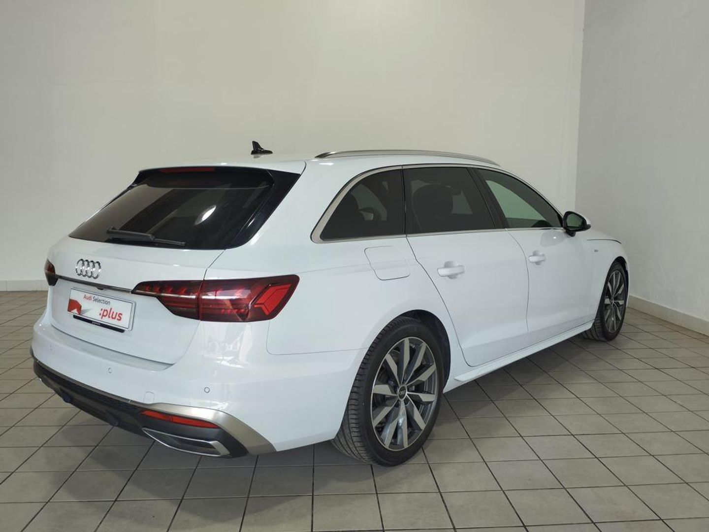 Audi A4 Avant S line 35 TDI 120 kW (163 CV) S tronic Blanco Familiar