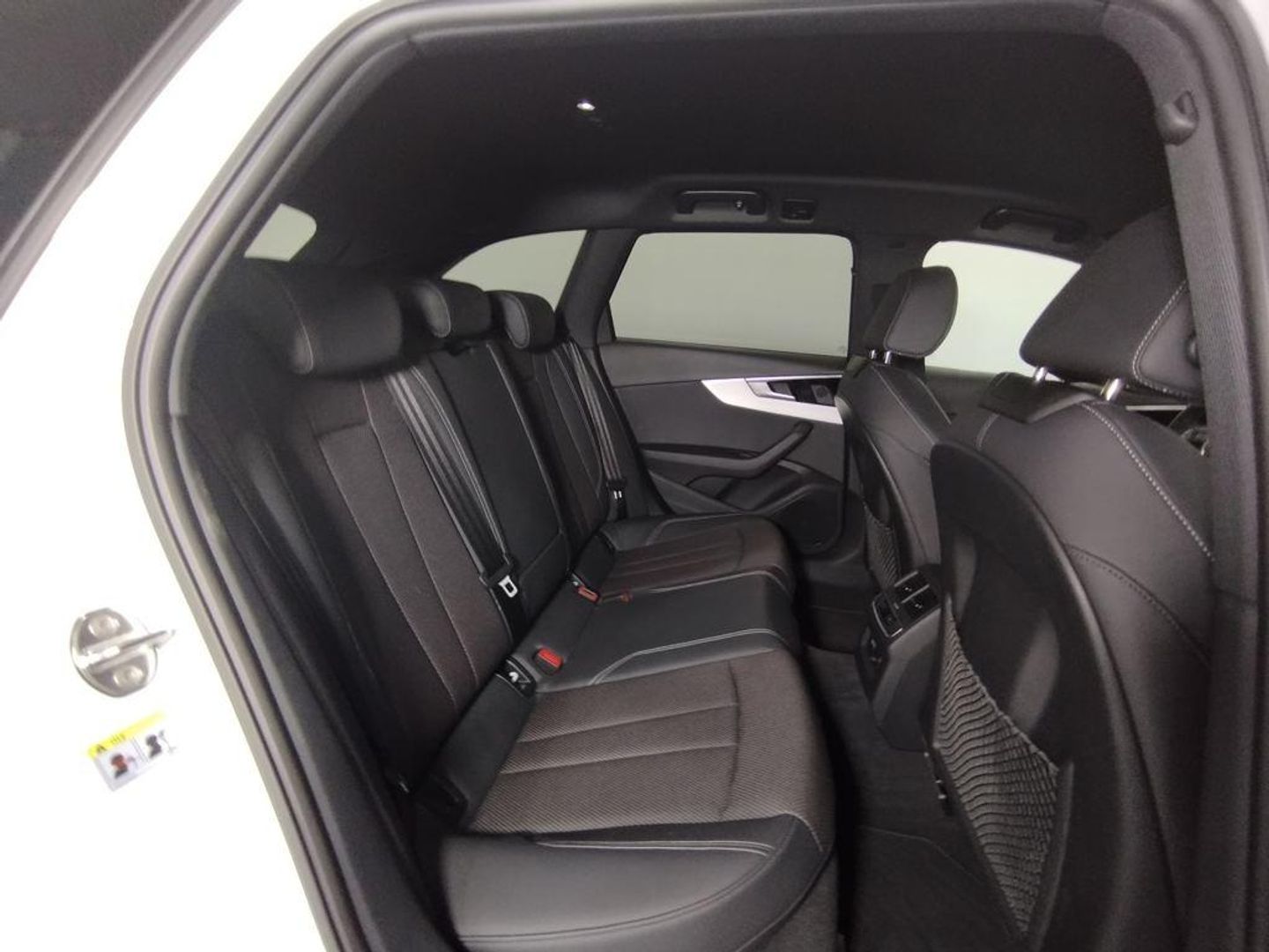 Audi A4 Avant S line 35 TDI 120 kW (163 CV) S tronic Blanco Familiar