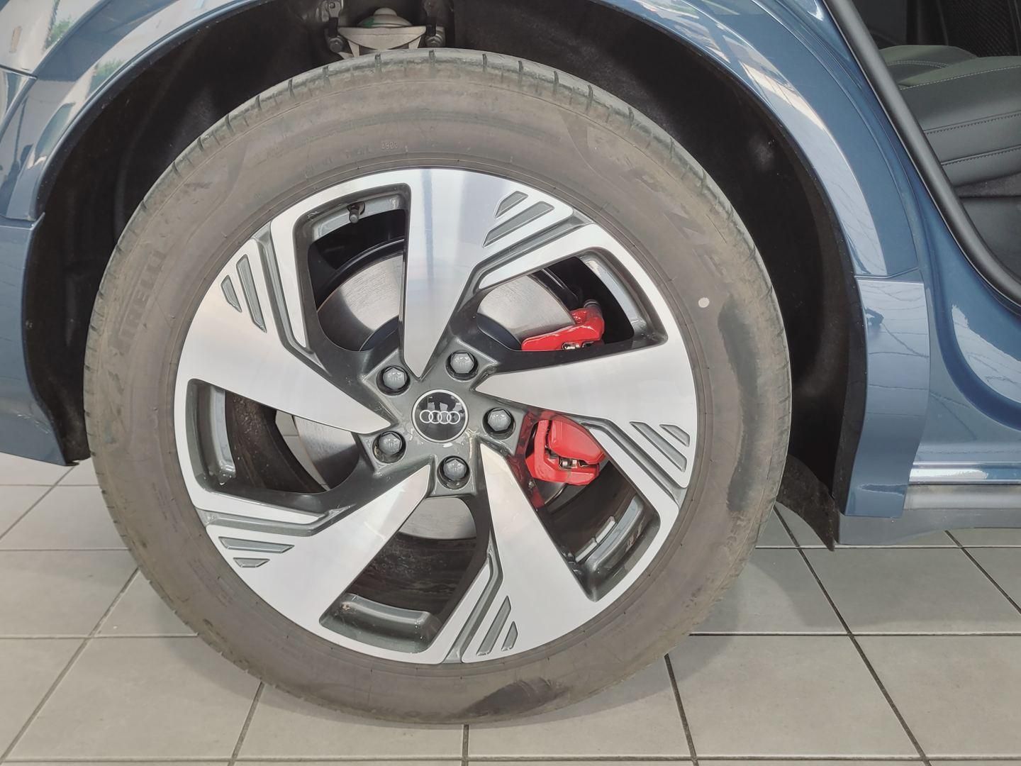 Audi Q6 e-tron S line Quattro 285 kW (388 CV)