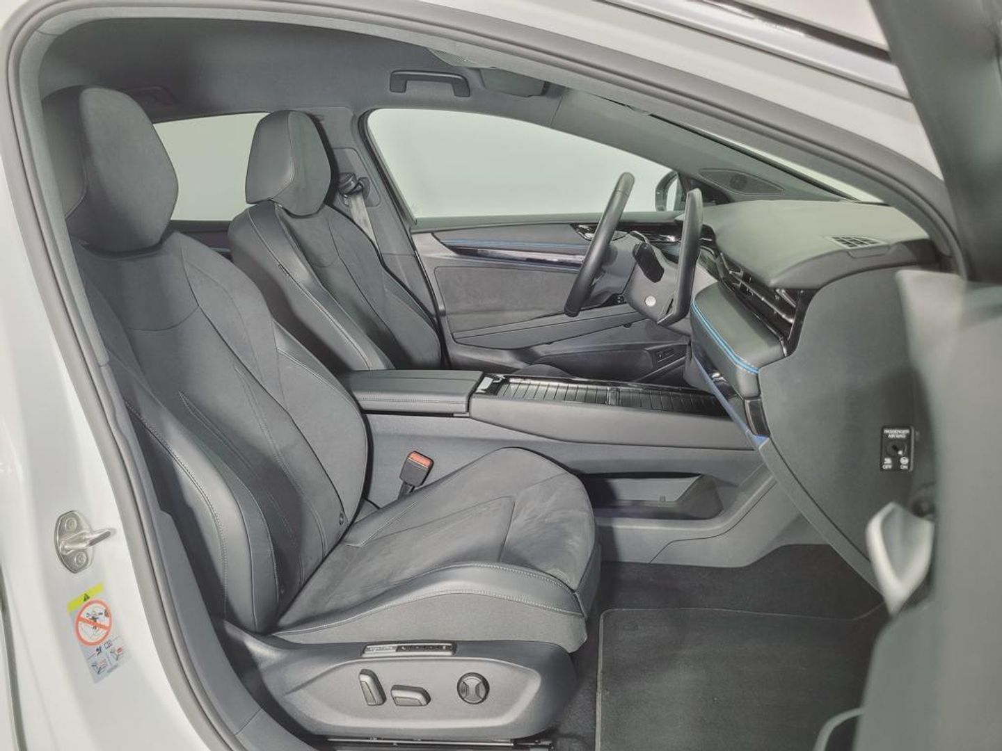 Volkswagen ID.7 Pro 77kWh Auto 210 kW (286 CV) Blanco Sedan