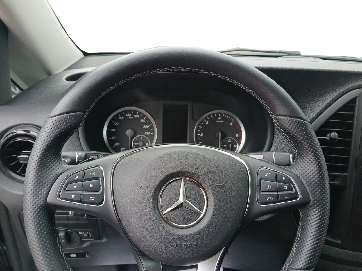 Mercedes-Benz Vito 114 CDI Tourer Pro Larga AT 100 kW (136 CV)
