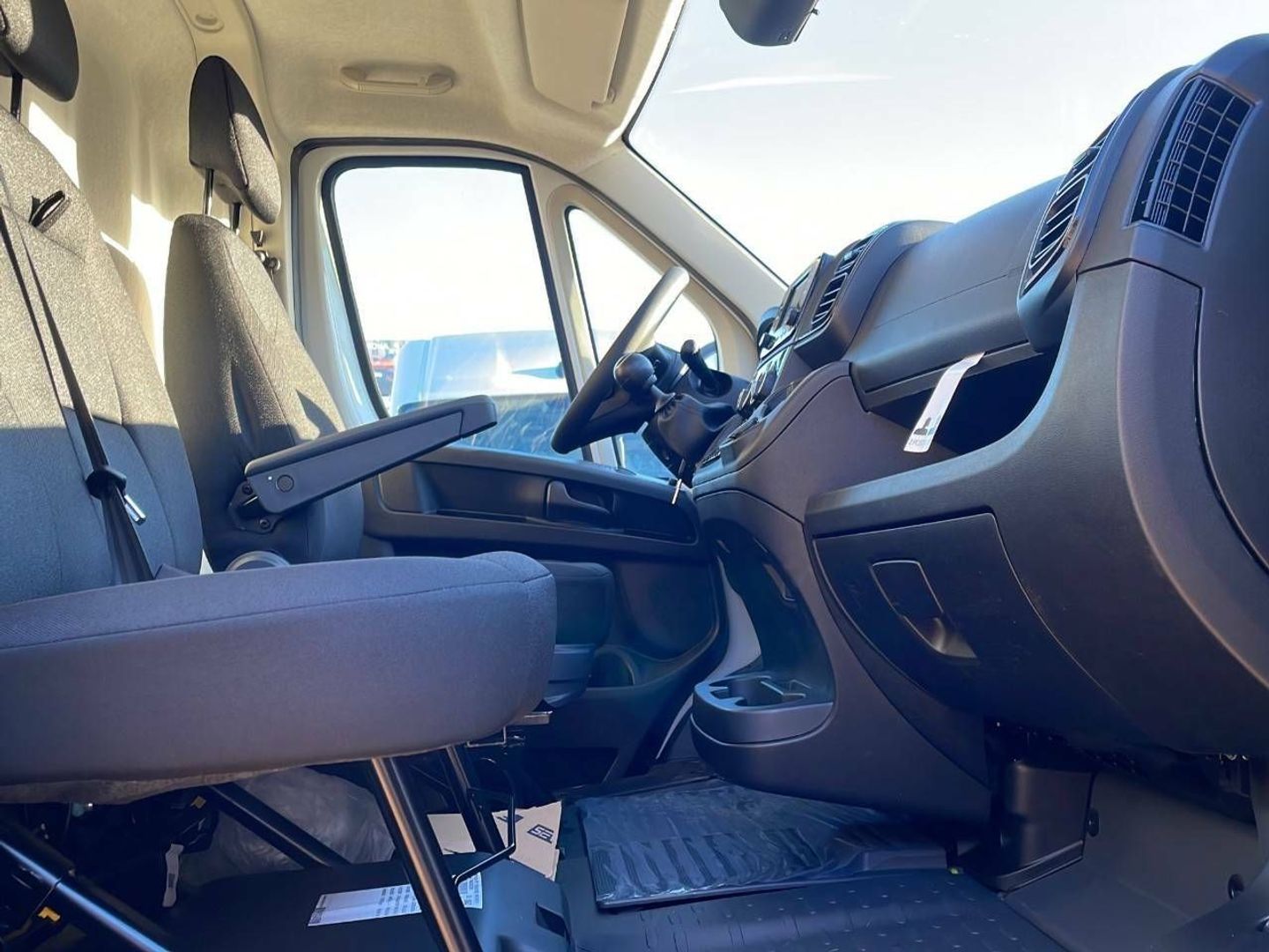 Peugeot Boxer Furgon BlueHDi 140 S&S 335 L2H2 103 kW (140 CV)