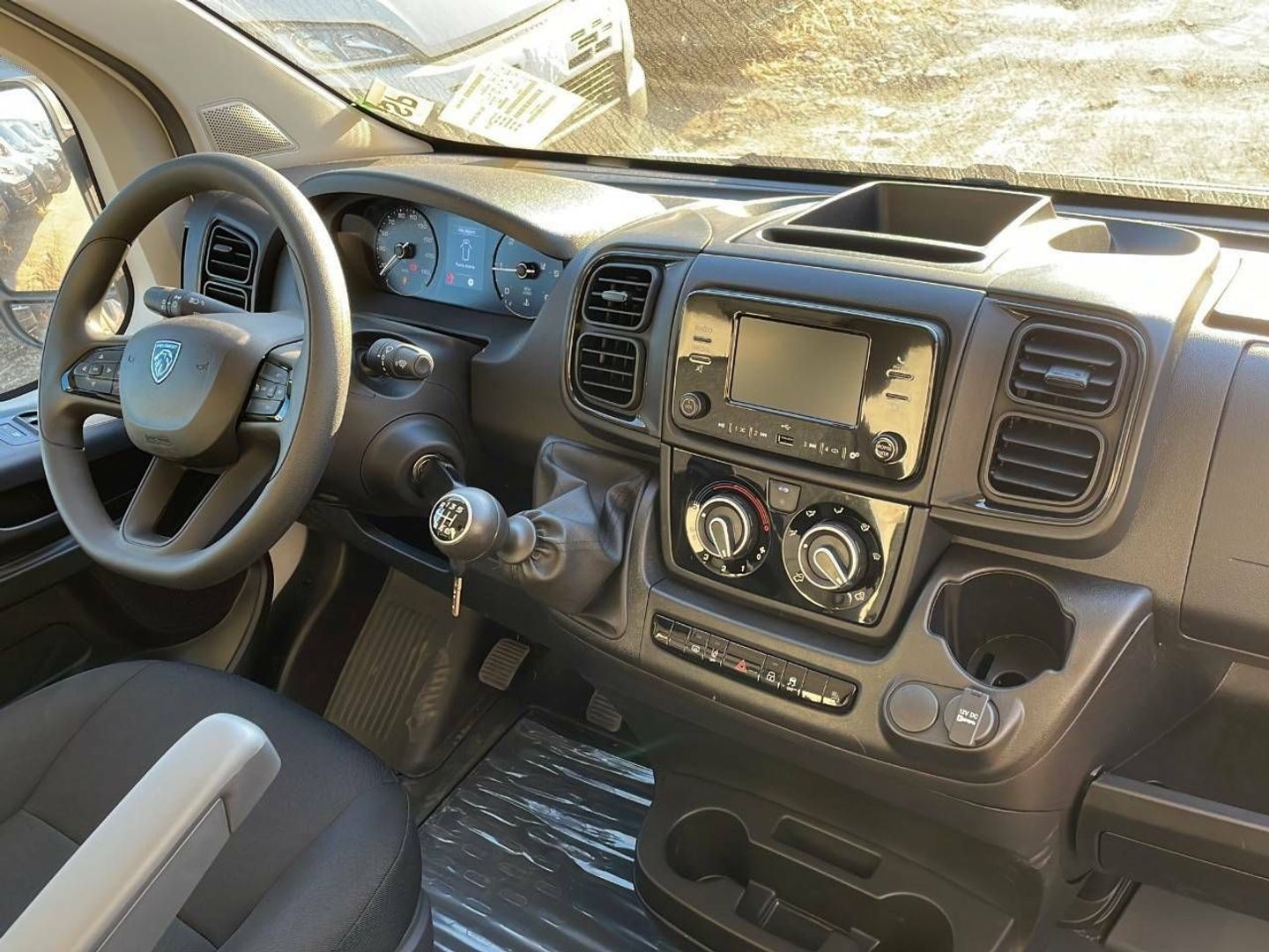 Peugeot Boxer Furgon BlueHDi 140 S&S 335 L2H2 103 kW (140 CV)