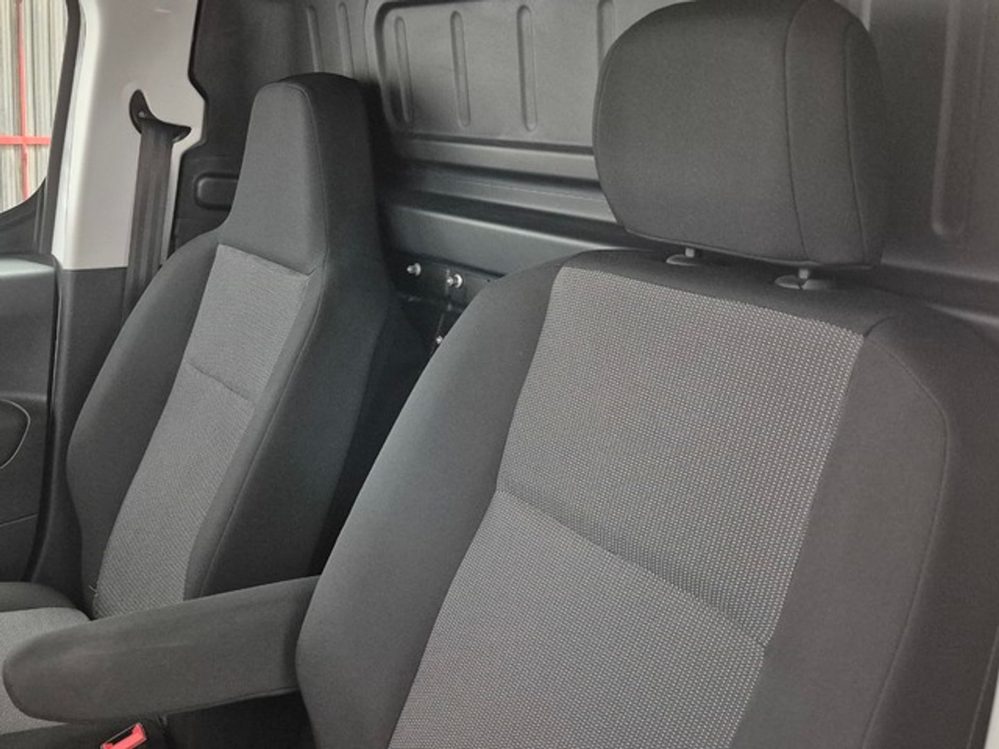 Peugeot Partner Furgon BlueHDi 100 Pro Standard 600kg 73 kW (98 CV)