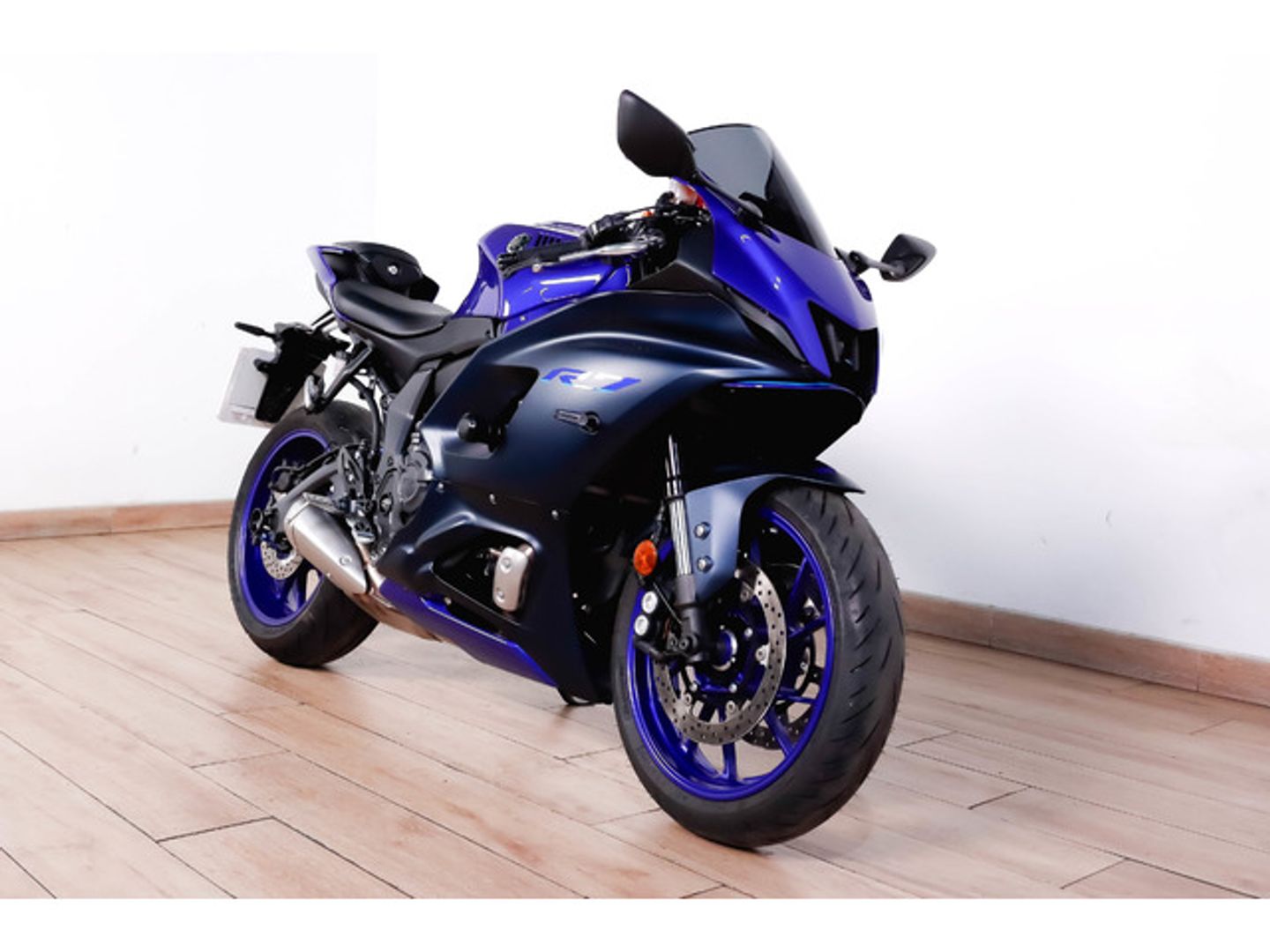 Yamaha R7