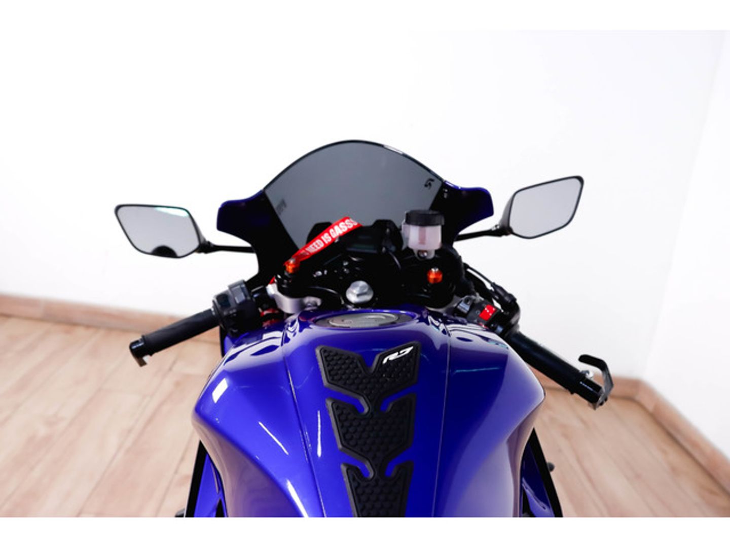 Yamaha R7