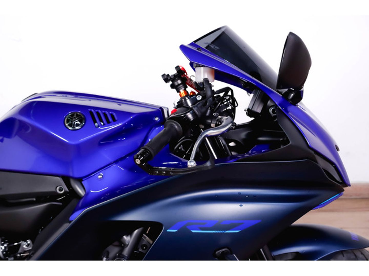 Yamaha R7