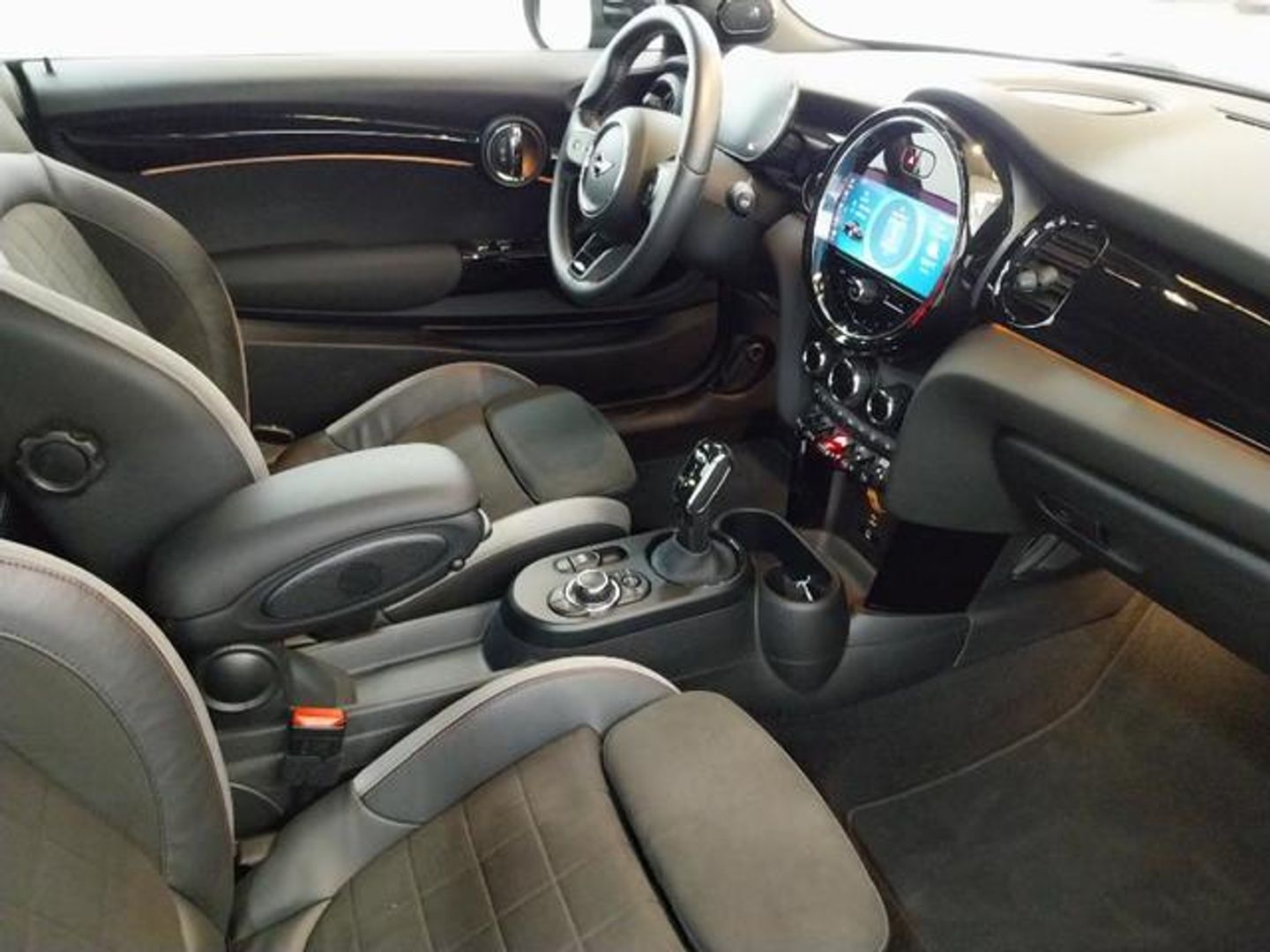 MINI MINI Cabrio John Cooper Works 170 kW (231 CV)