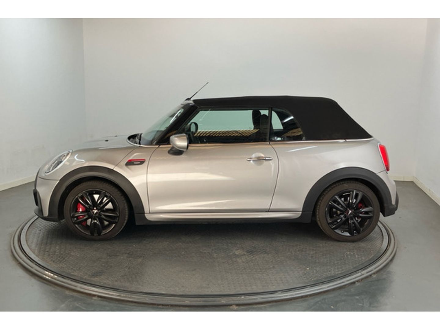 MINI MINI Cabrio John Cooper Works 170 kW (231 CV)