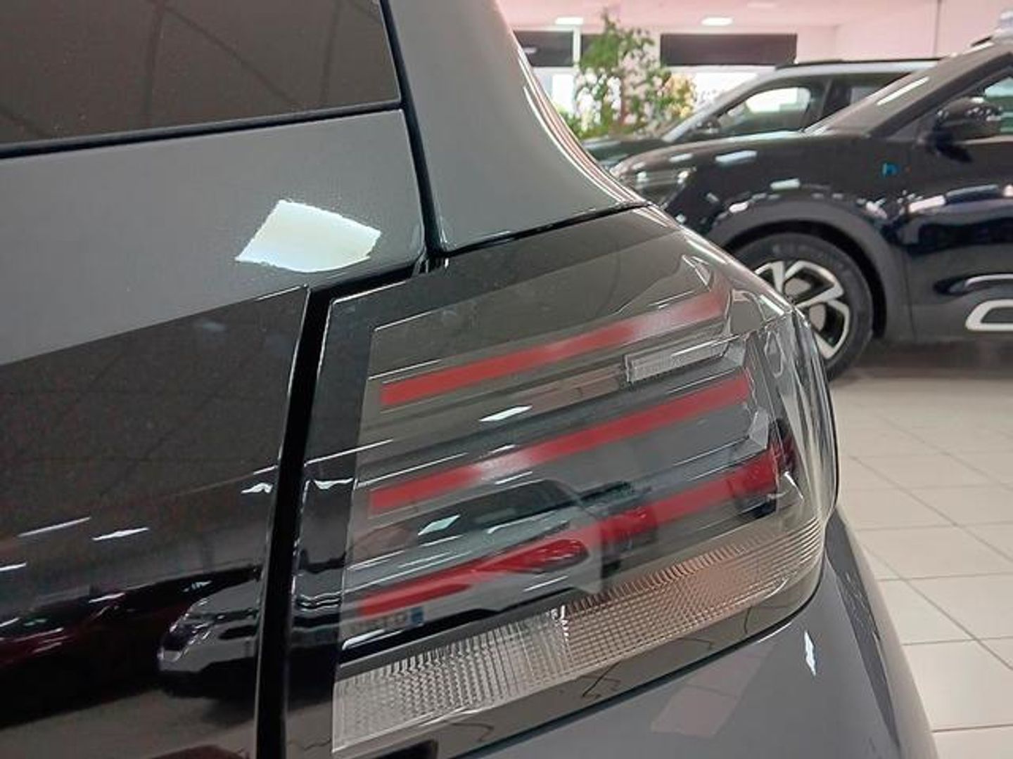 Peugeot 208 Allure Hybrid eDCS6 81 kW (110 CV)
