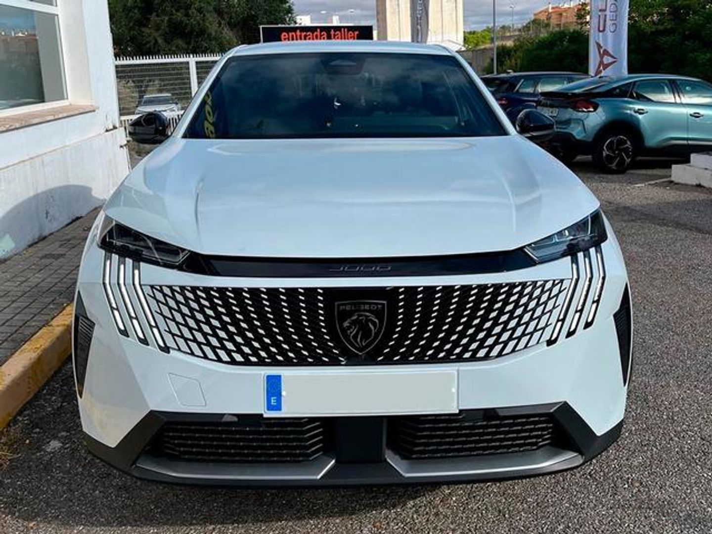 Peugeot 3008 Hybrid 145 Allure eDCS6 107 kW (145 CV)