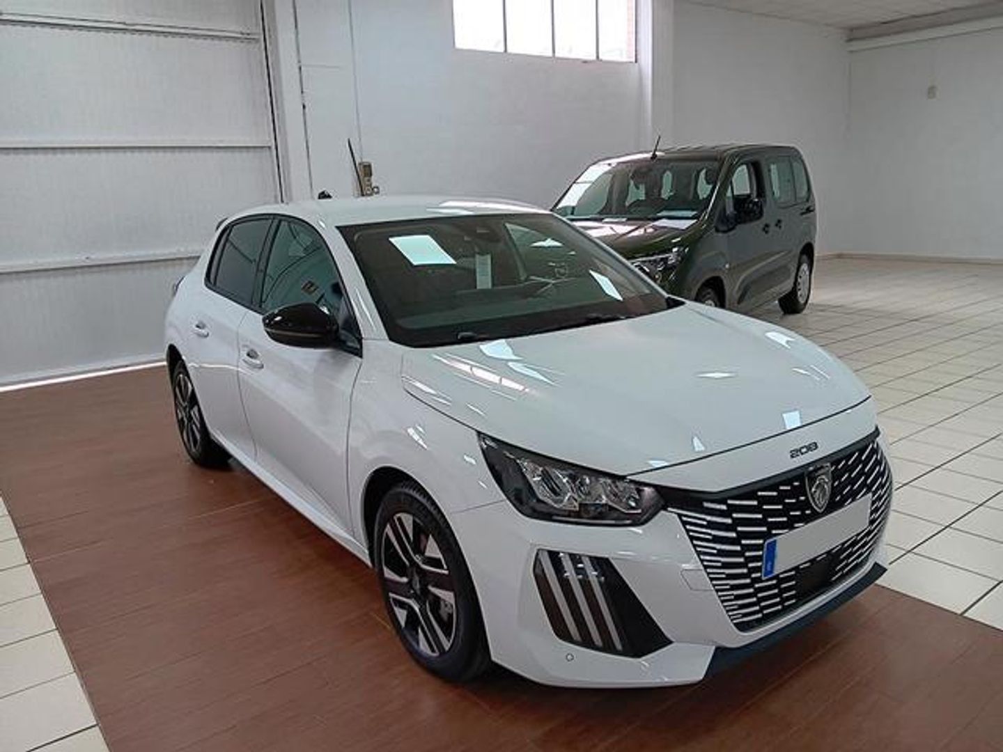 Peugeot 208 Allure Hybrid eDCS6 81 kW (110 CV) Blanco Compact