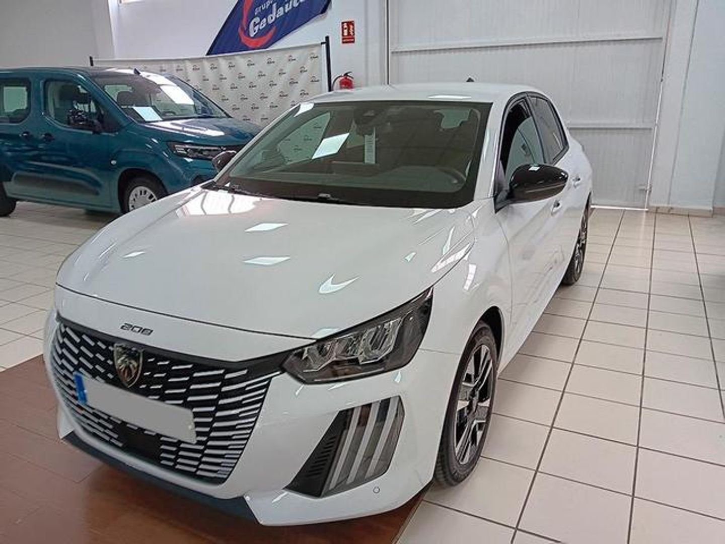 Peugeot 208 Allure Hybrid eDCS6 81 kW (110 CV)