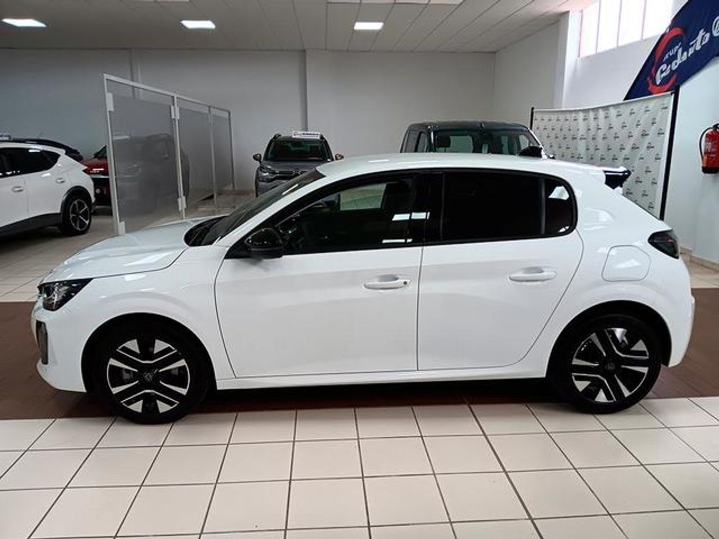 Peugeot 208 Allure Hybrid eDCS6 81 kW (110 CV)