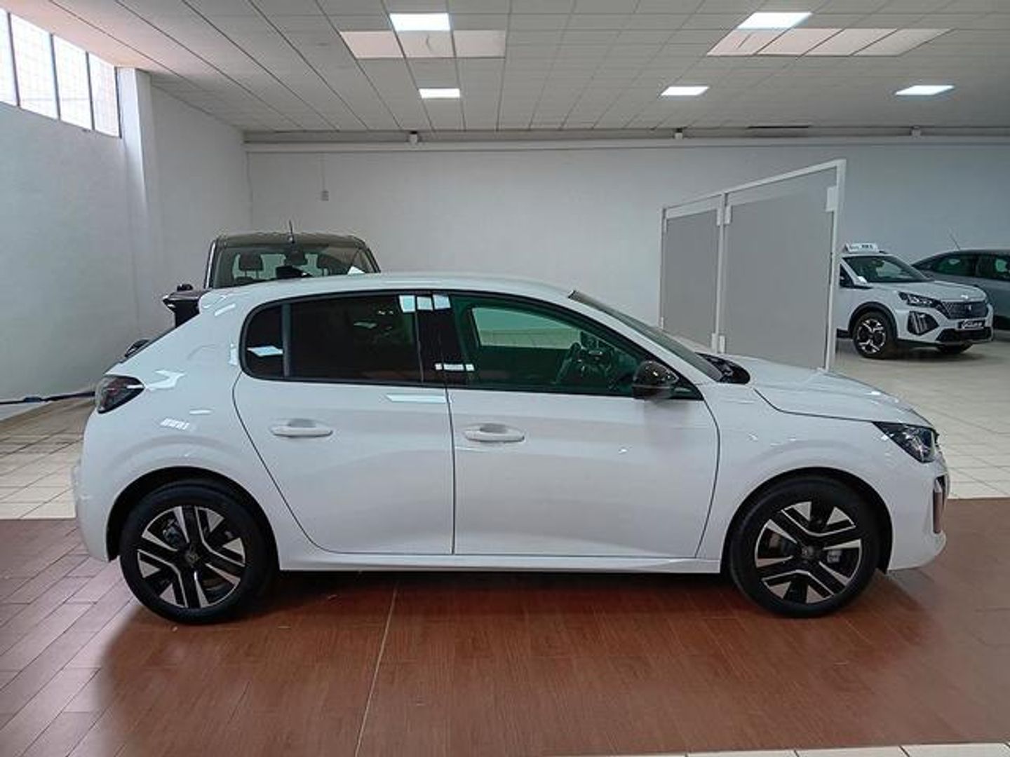 Peugeot 208 Allure Hybrid eDCS6 81 kW (110 CV)