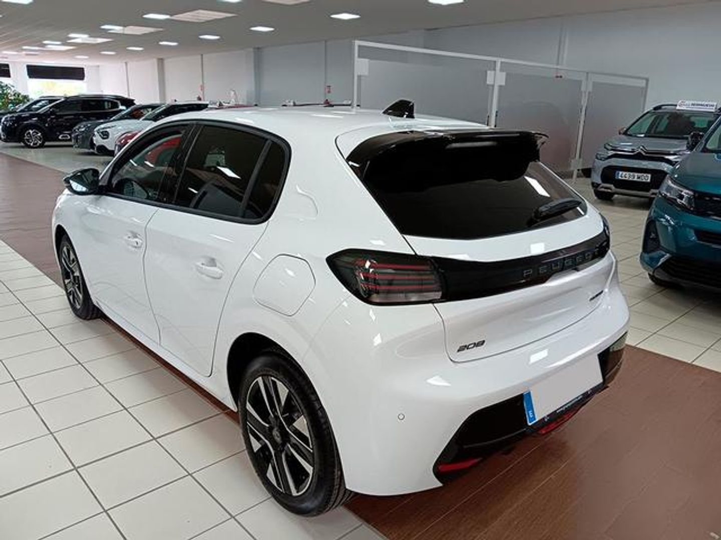 Peugeot 208 Allure Hybrid eDCS6 81 kW (110 CV)