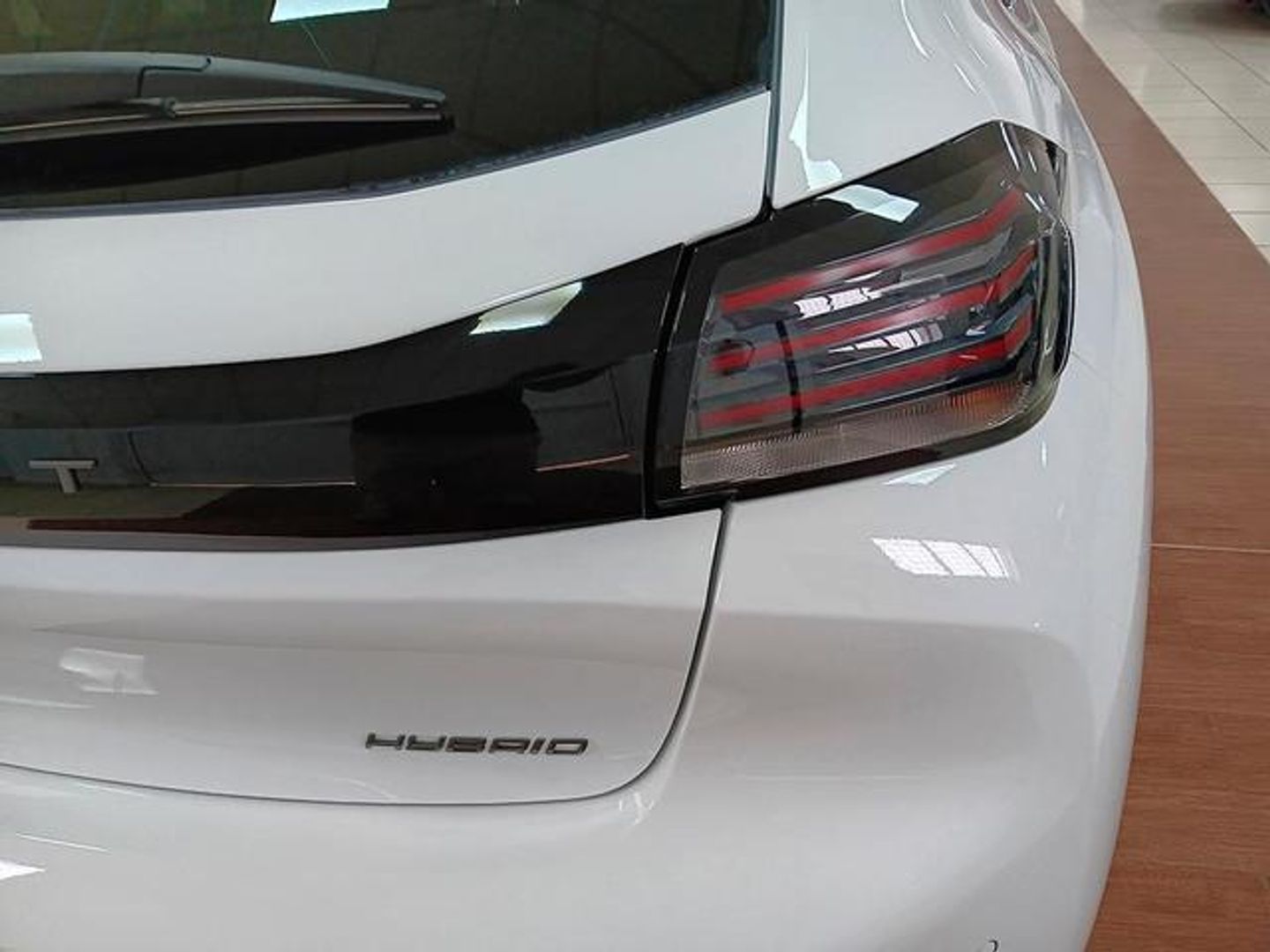 Peugeot 208 Allure Hybrid eDCS6 81 kW (110 CV)