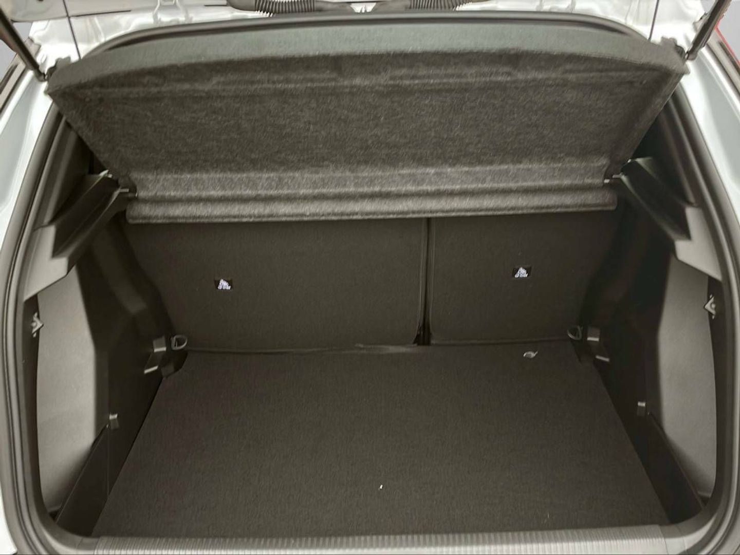 Peugeot 2008 Style Hybrid 136 eDCS6 100 kW (136 CV)