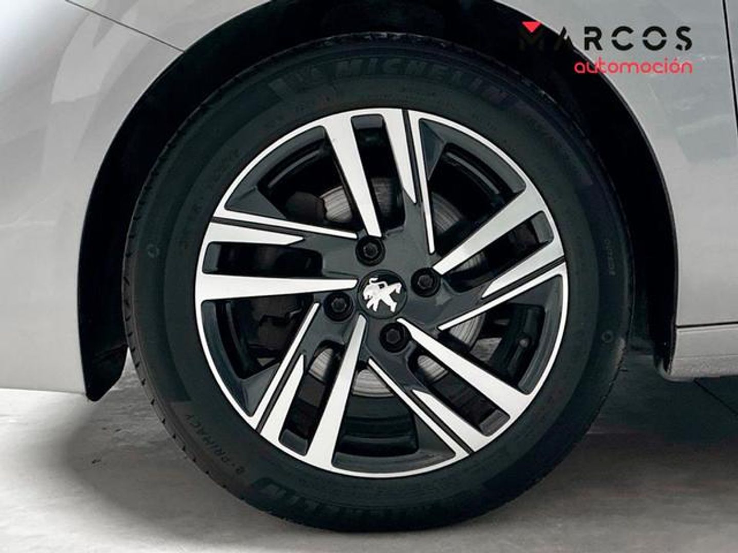 Peugeot 208 PureTech 100 Allure 75 kW (100 CV)