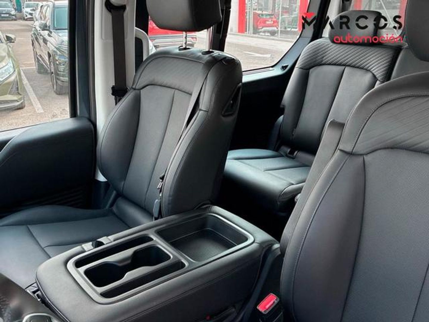 Hyundai Staria 1.6 TGDI HEV Tecno 9S 6AT 167 kW (225 CV)