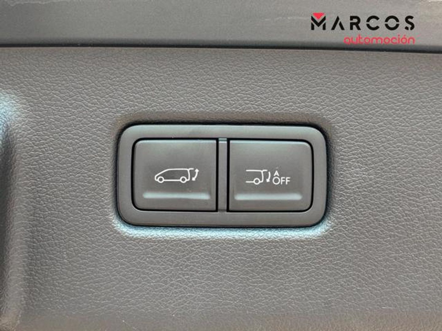 Hyundai Staria 1.6 TGDI HEV Tecno 9S 6AT 167 kW (225 CV)