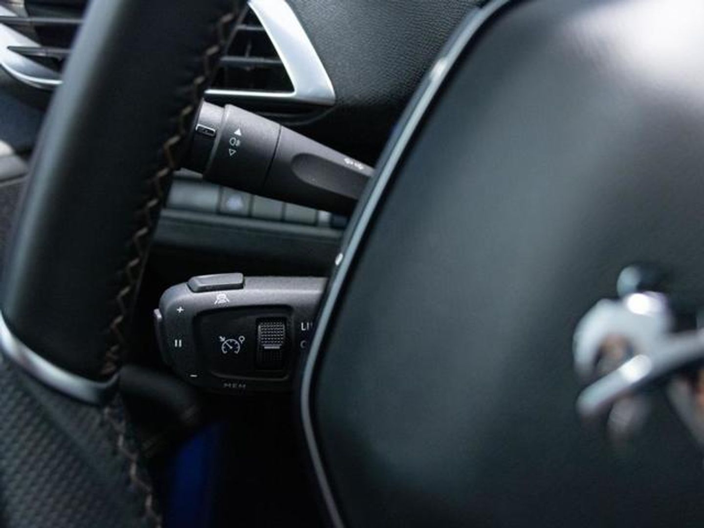 Peugeot 3008 PureTech 130 S&S Allure 96 kW (130 CV)
