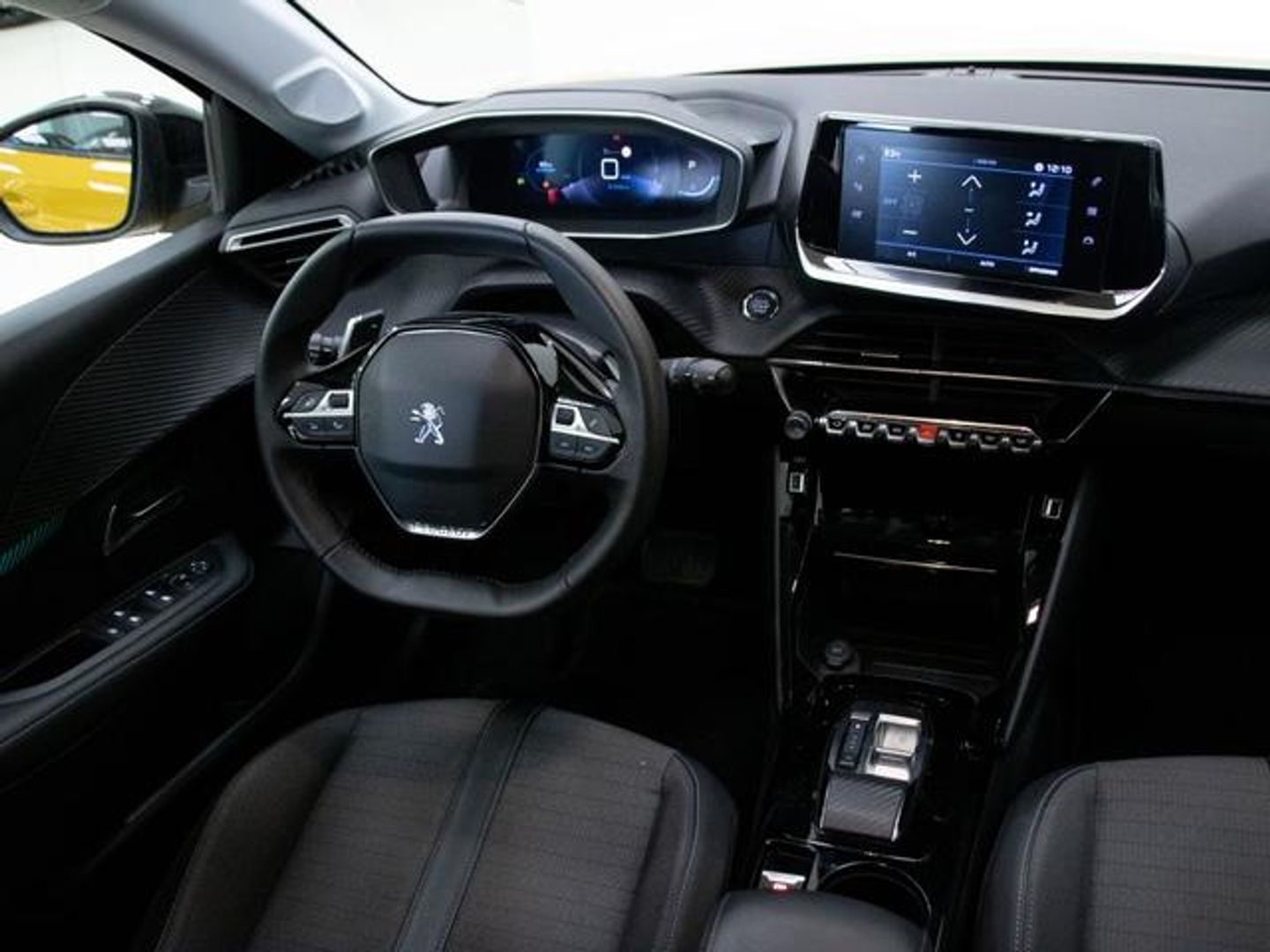 Peugeot 208 PureTech 100 Allure Pack EAT8 75 kW (100 CV)