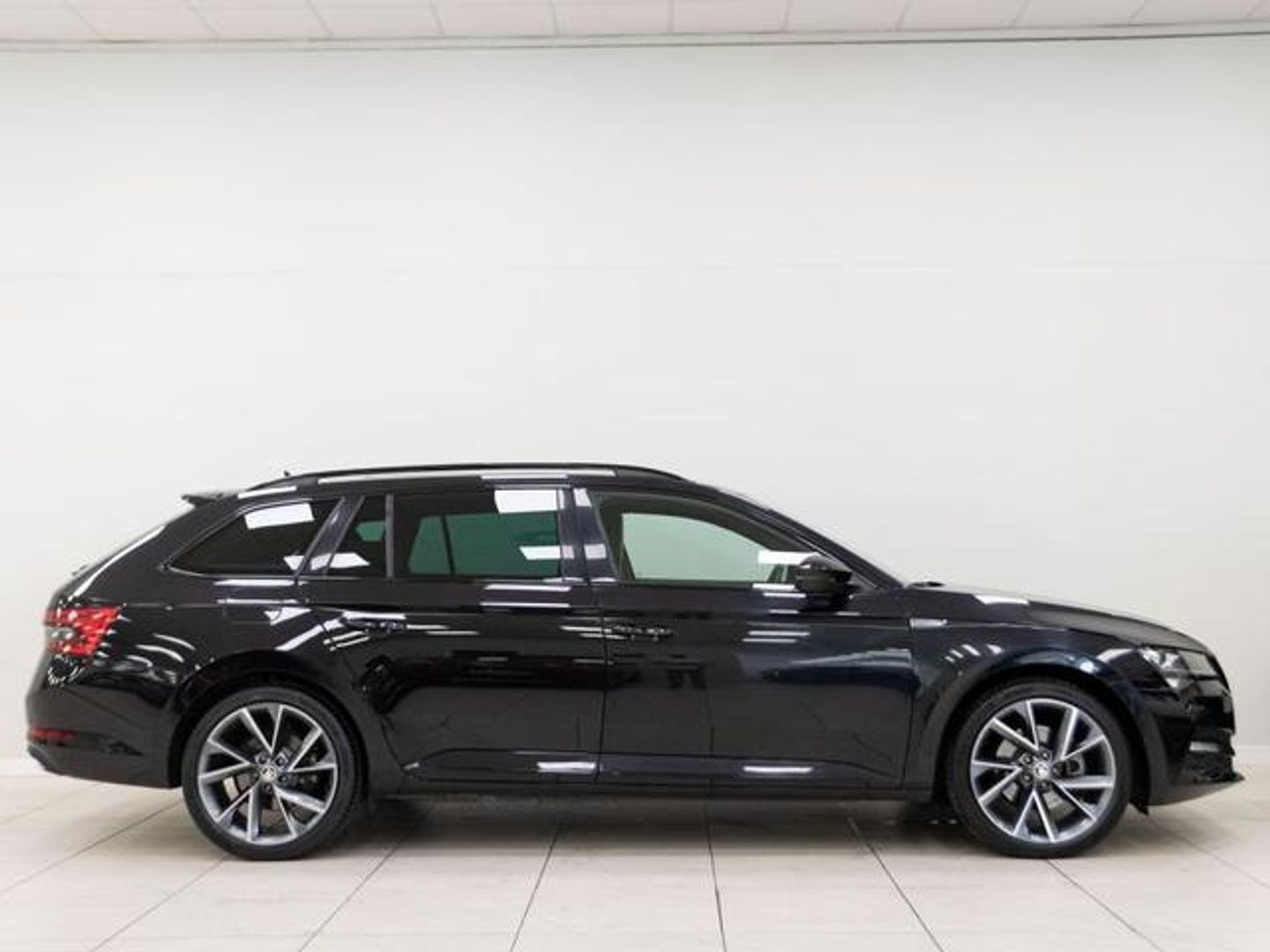 Skoda Superb Combi 1.4 TSI iV P-HEV SportLine DSG 160 kW (218 CV)