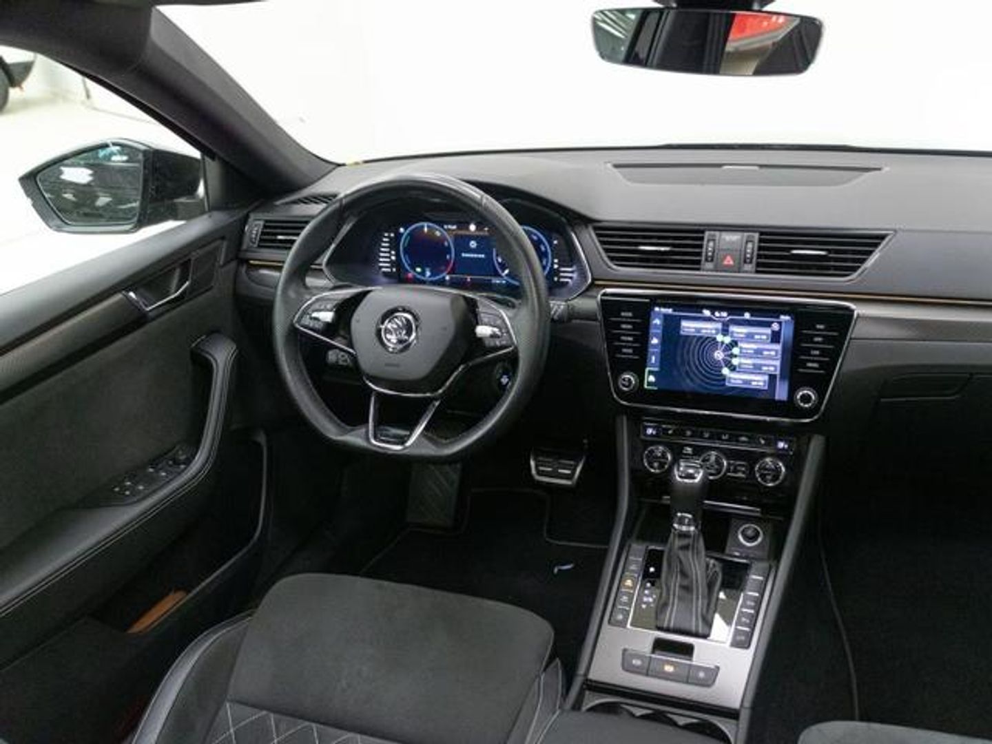 Skoda Superb Combi 1.4 TSI iV P-HEV SportLine DSG 160 kW (218 CV)