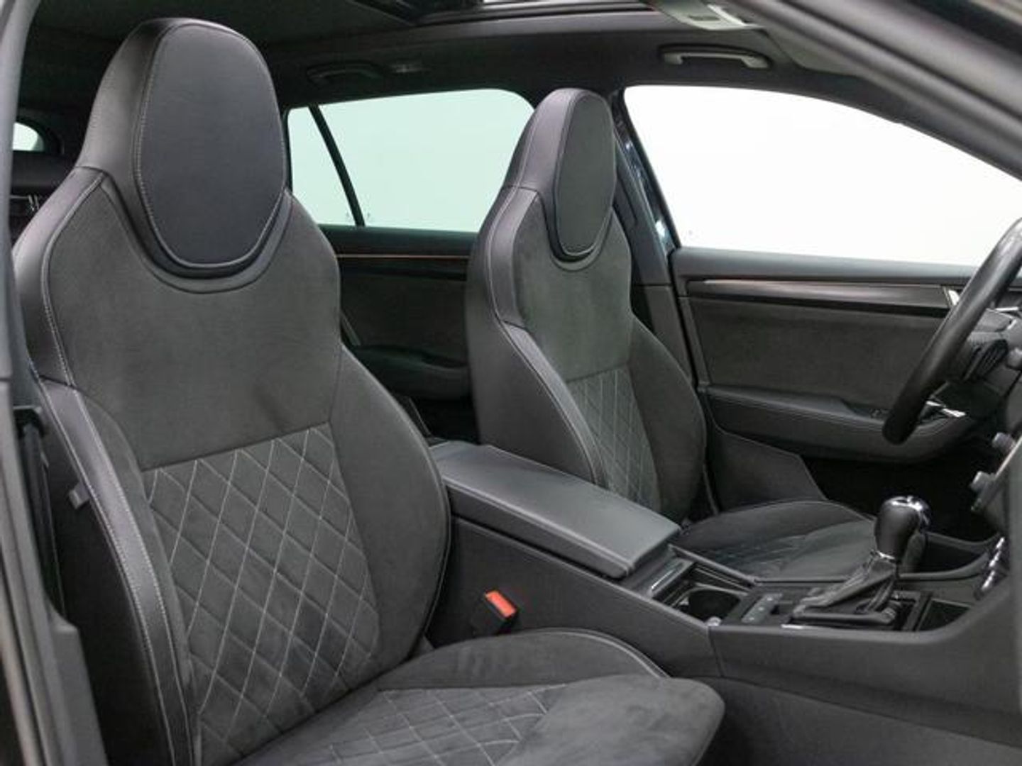 Skoda Superb Combi 1.4 TSI iV P-HEV SportLine DSG 160 kW (218 CV)