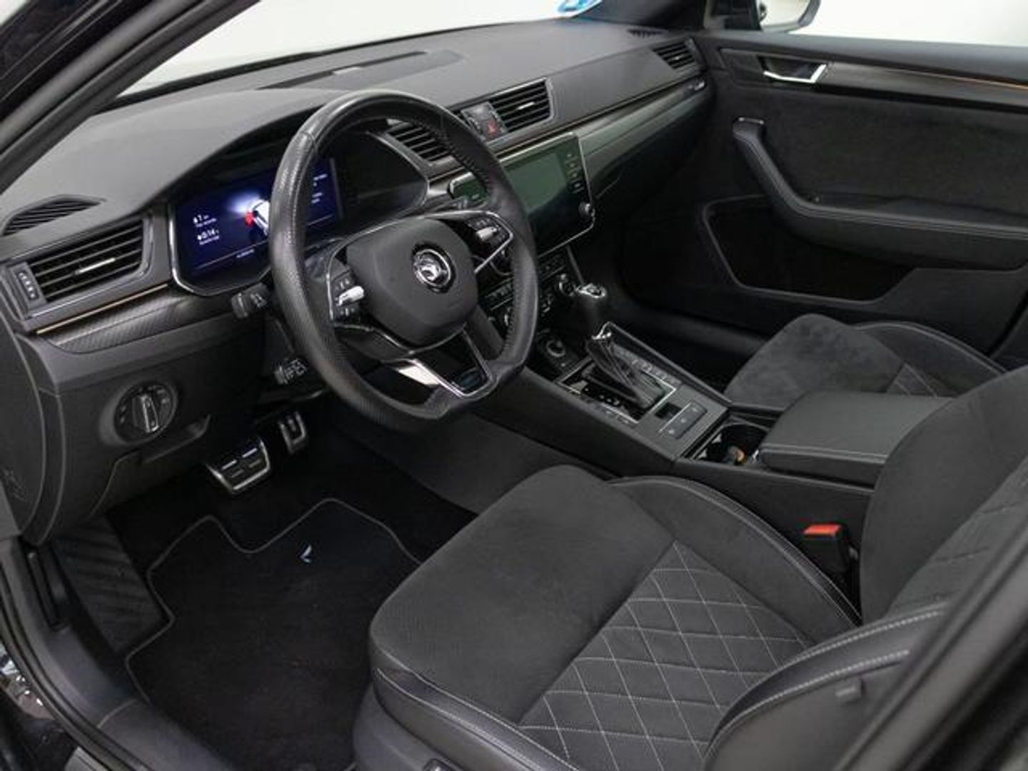 Skoda Superb Combi 1.4 TSI iV P-HEV SportLine DSG 160 kW (218 CV)