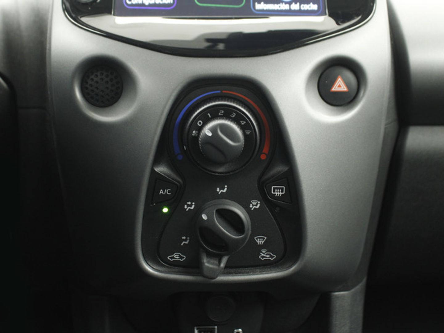 Toyota Aygo 1.0 70 x-play 53 kW (72 CV)
